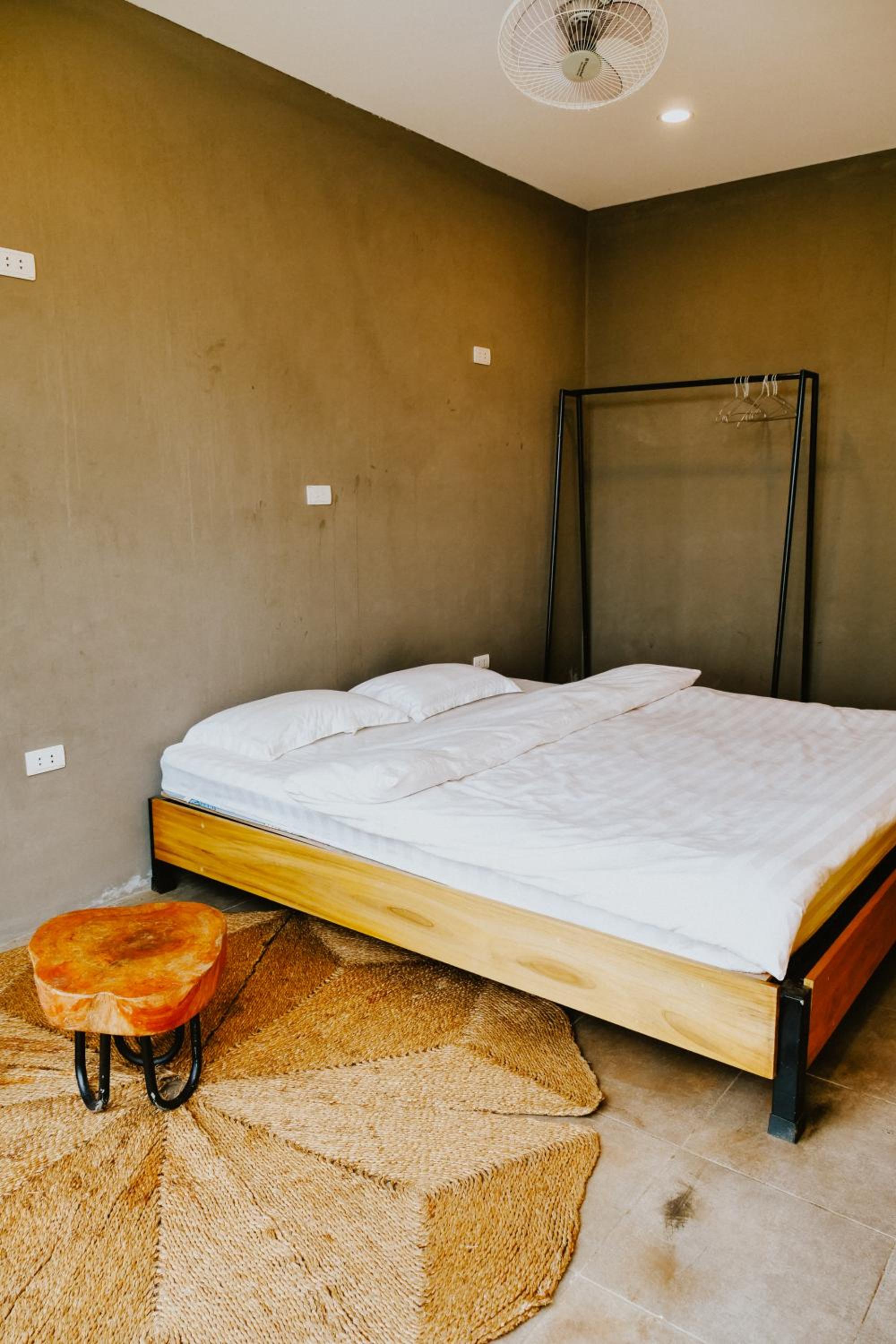 DC Green Villa & Resort Bavi - private pool and Mountain view