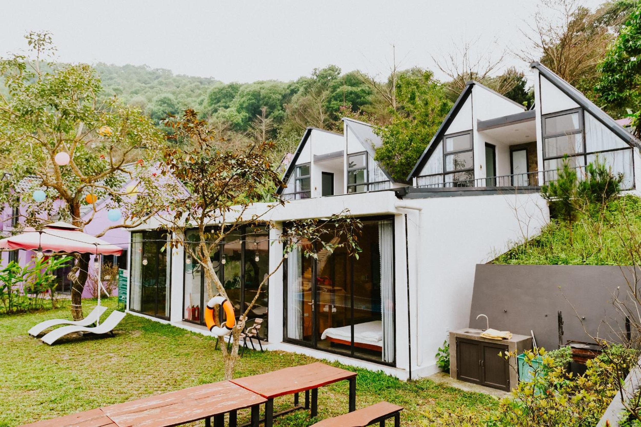 DC Green Villa & Resort Bavi - private pool and Mountain view