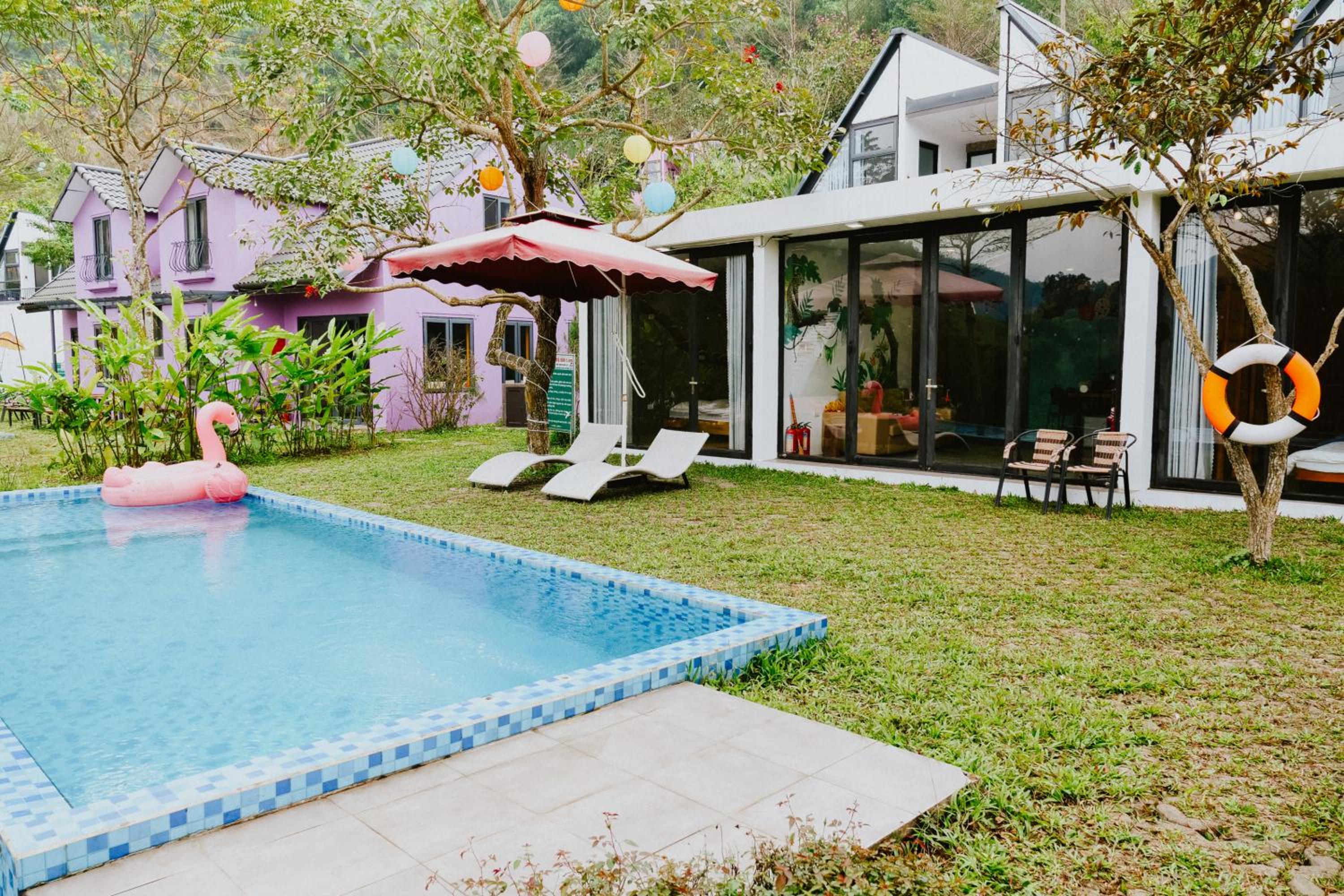 DC Green Villa & Resort Bavi - private pool and Mountain view