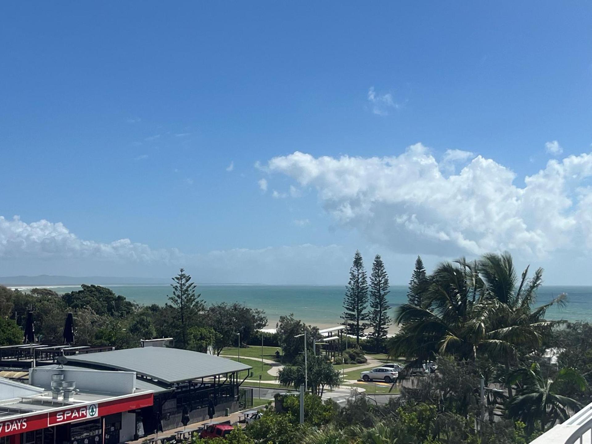 Unit 202 Plantation Resort - Rainbow Beach Aircon.Wifi.Pool. Views