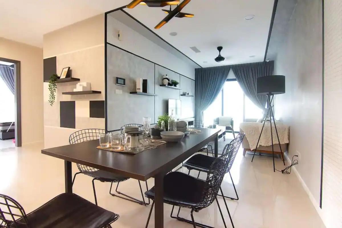 A Cozy & Lovely High-Floor 3BR Suite City Views
