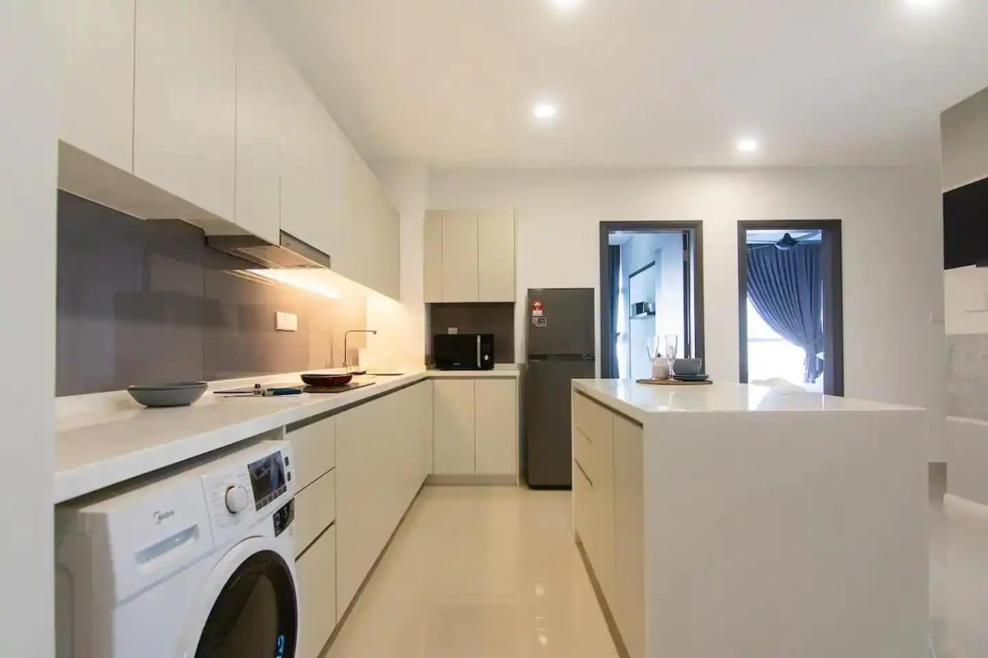 A Cozy & Lovely High-Floor 3BR Suite City Views