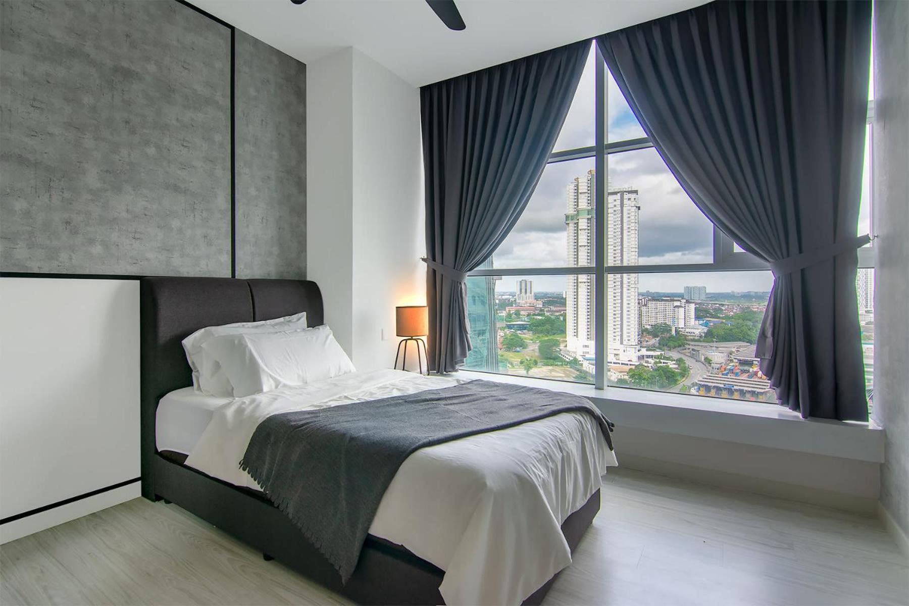 A Cozy & Lovely High-Floor 3BR Suite City Views
