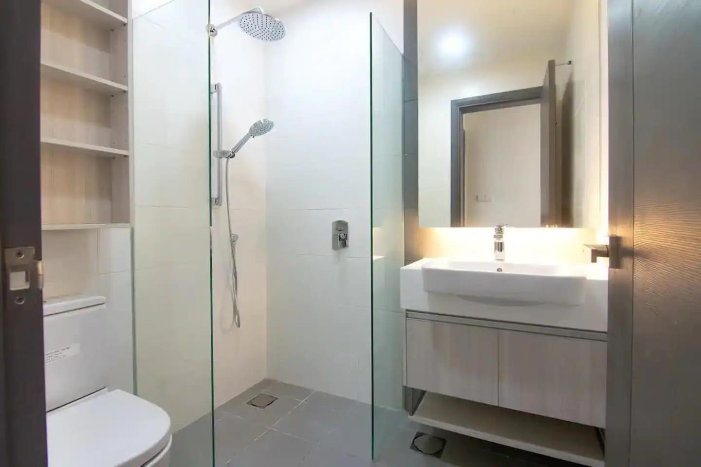A Cozy & Lovely High-Floor 3BR Suite City Views