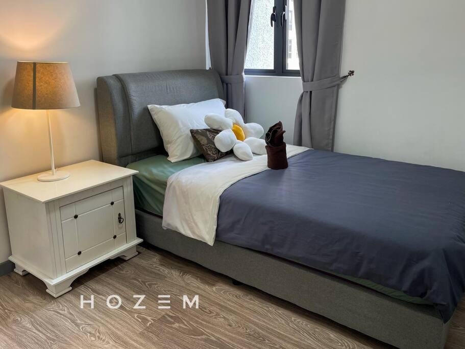 Nice Pool View 3BR3B Near Desa Park and Mont Kiara
