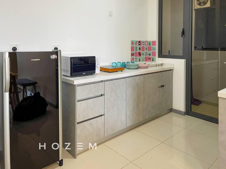 Nice Pool View 3BR3B Near Desa Park and Mont Kiara