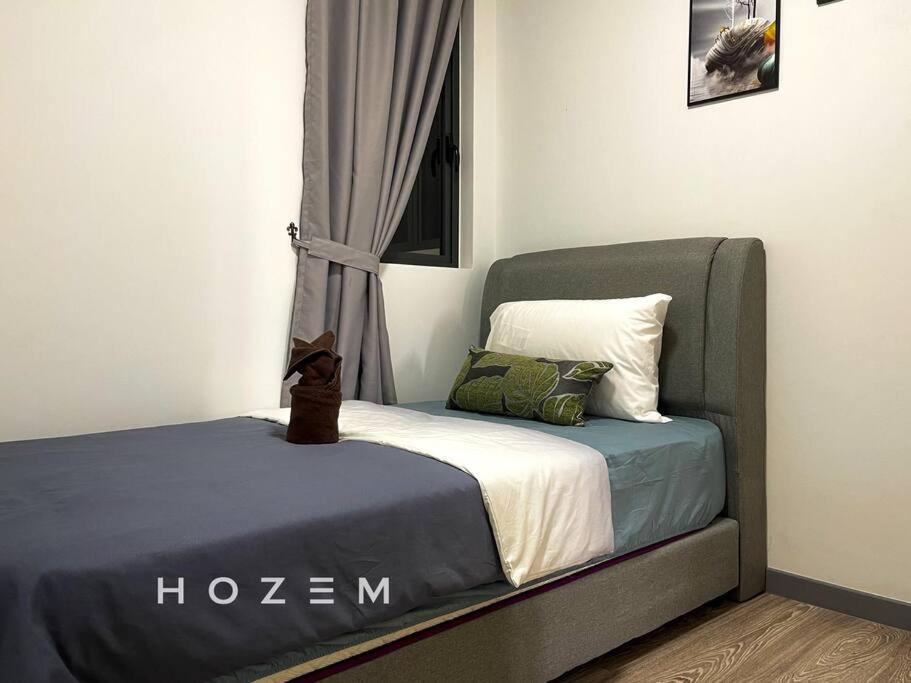 Nice Pool View 3BR3B Near Desa Park and Mont Kiara