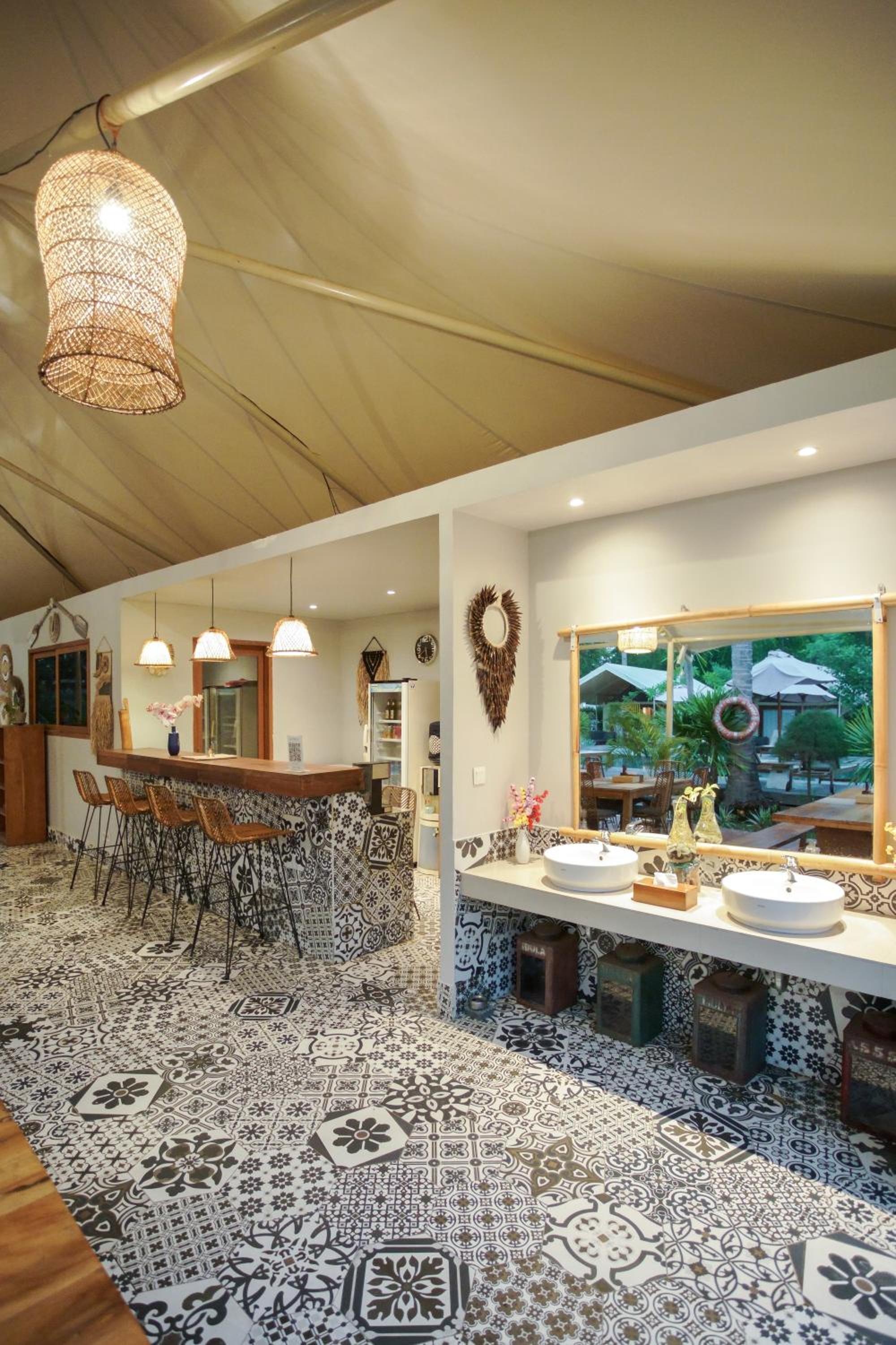 Gili Tenda