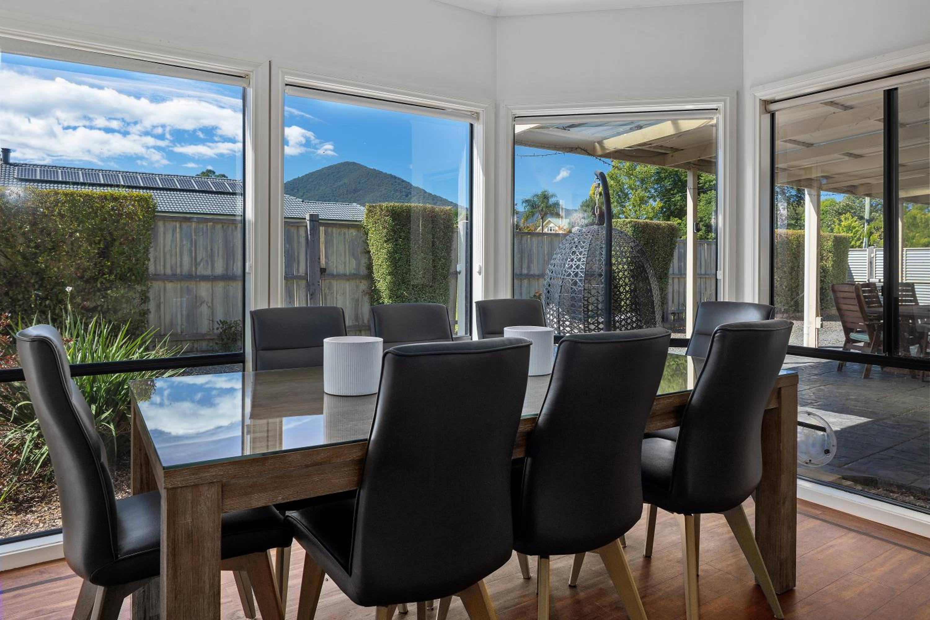 A Holiday Home for All Seasons - Modern, Peaceful, Family Friendly