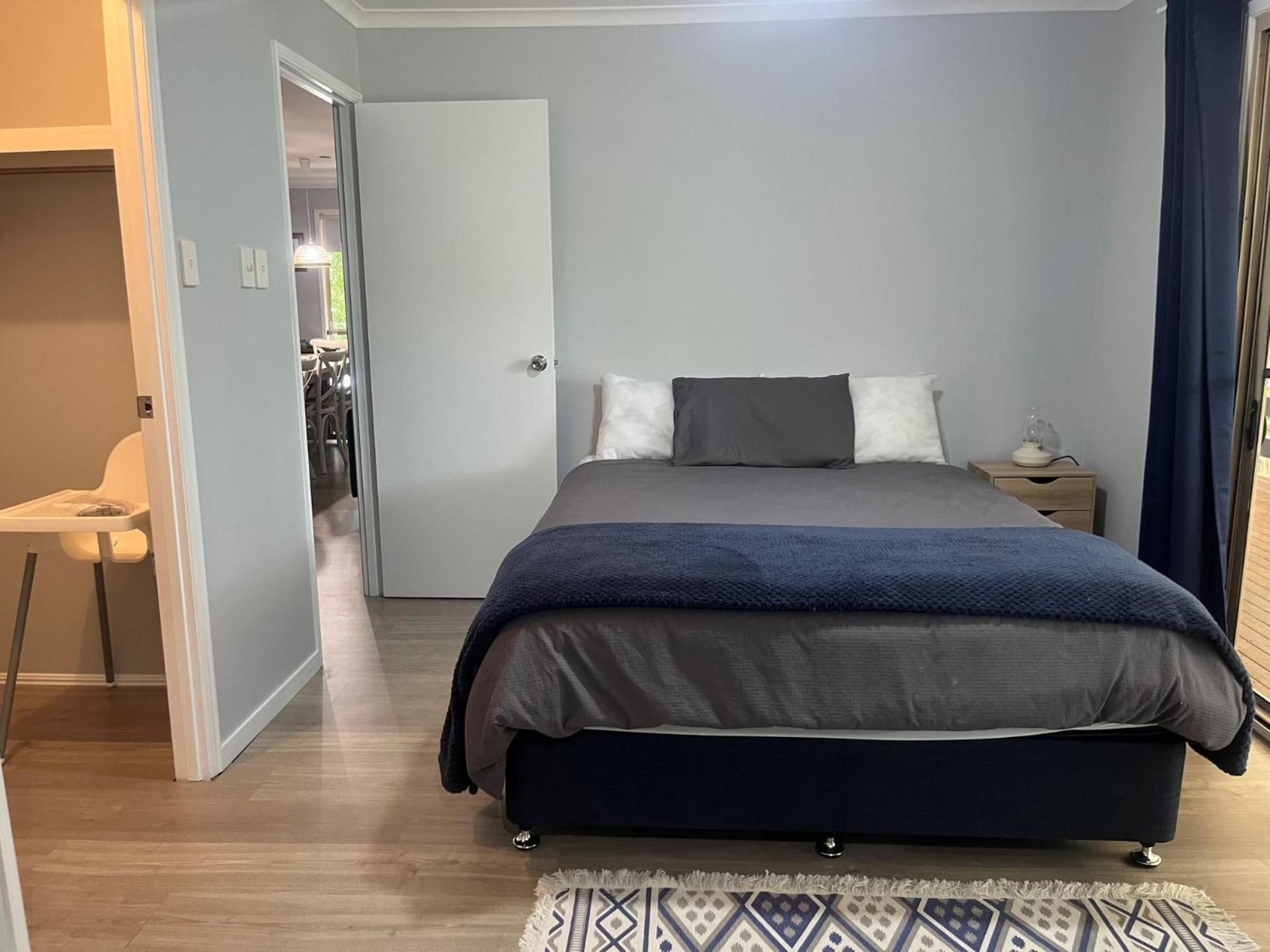 6 Redwood Court Rainbow Shores - Pets Welcome Fenced yard