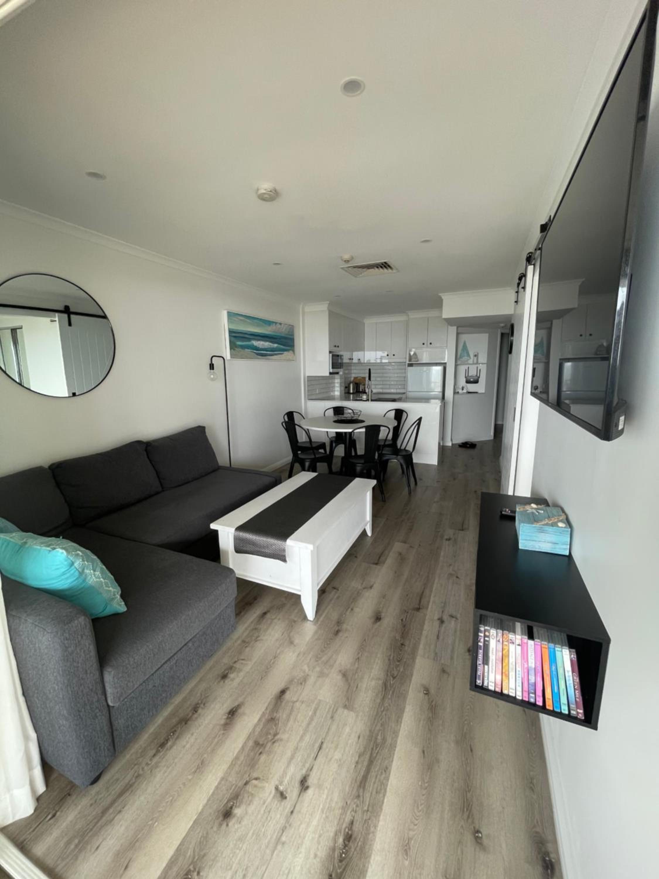 Ocean View - Alexandra Headlands Beachfront Unit