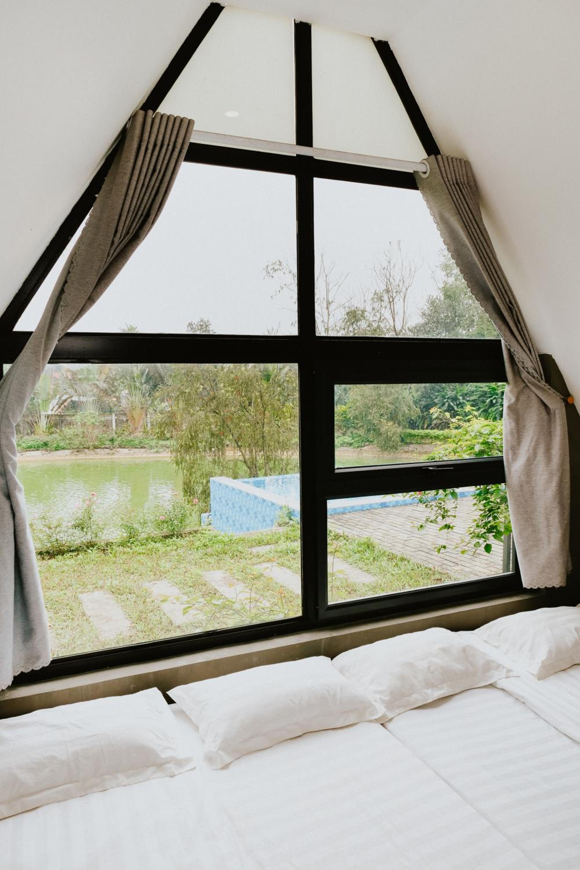 DC Green Villa & Resort Bavi - private pool and Mountain view