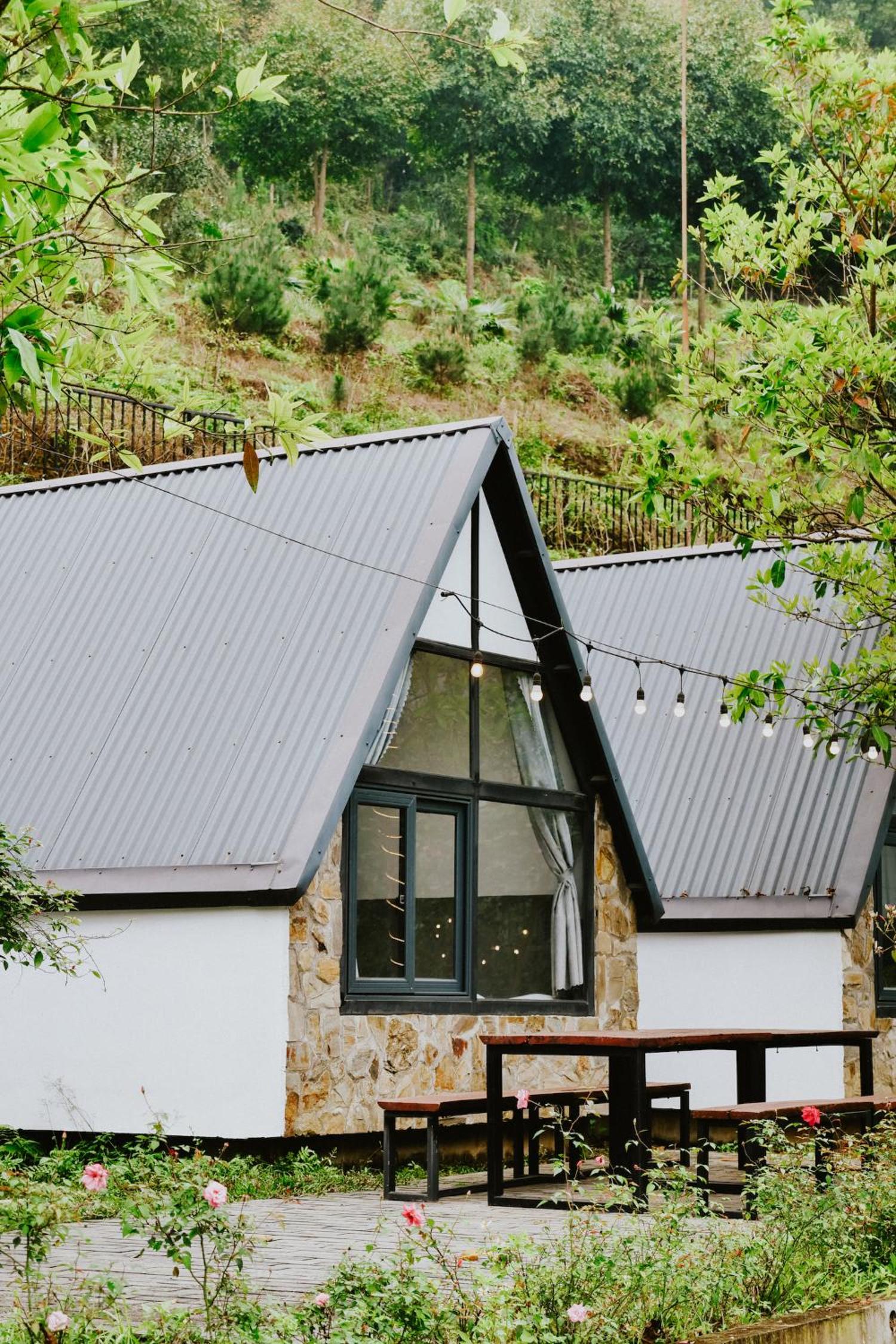 DC Green Villa & Resort Bavi - private pool and Mountain view