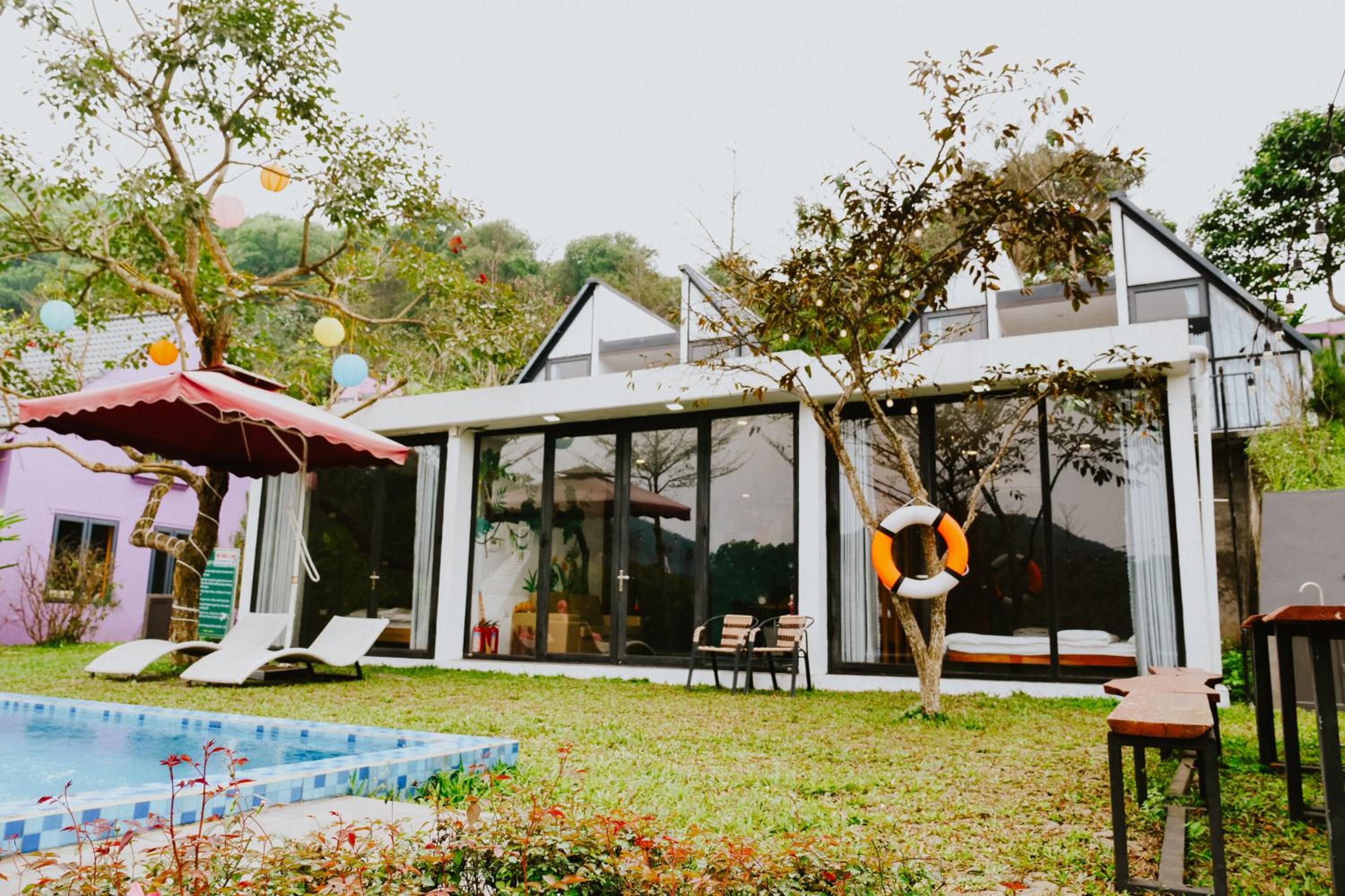 DC Green Villa & Resort Bavi - private pool and Mountain view