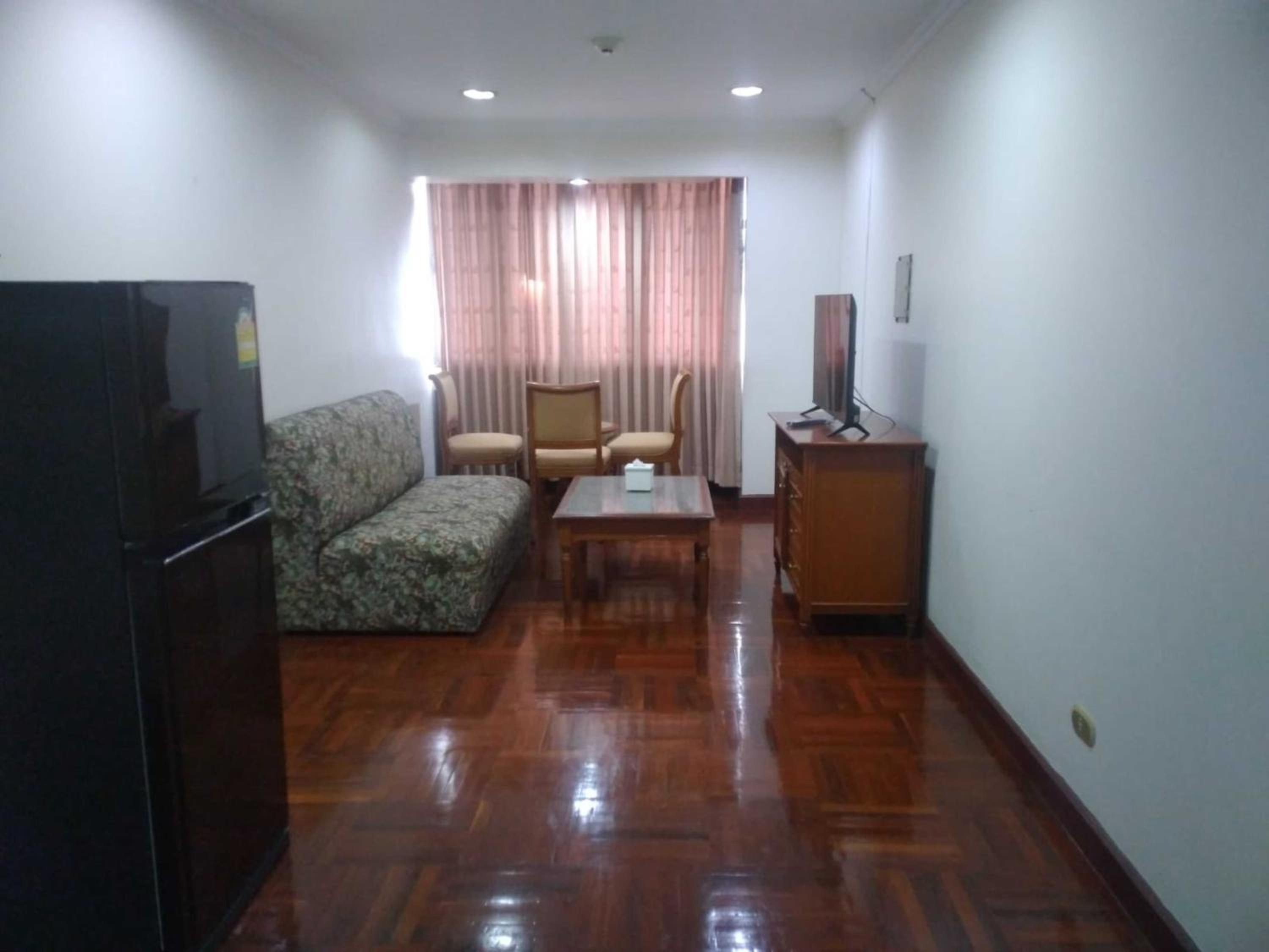 Fully Furnished Omni Tower Apartments Nana - Sukhumvit soi 4