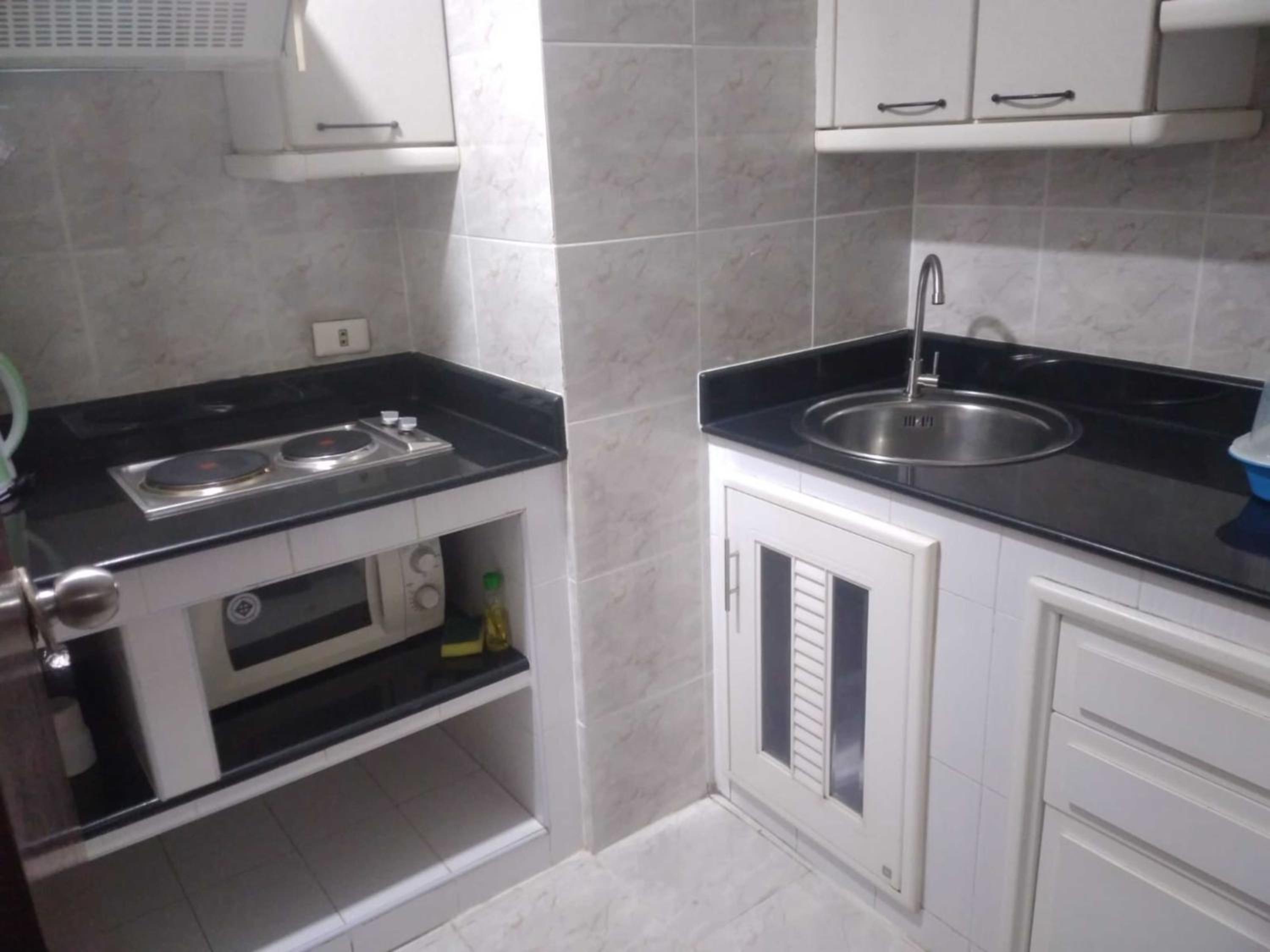 Fully Furnished Omni Tower Apartments Nana - Sukhumvit soi 4