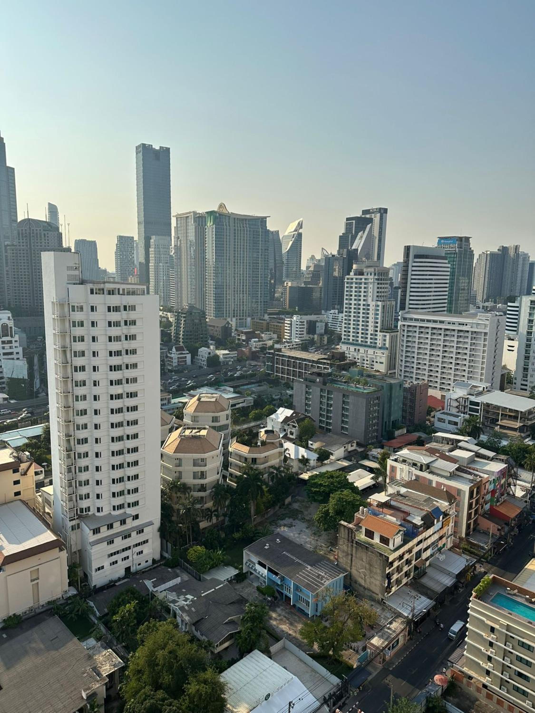 Fully Furnished Omni Tower Apartments Nana - Sukhumvit soi 4