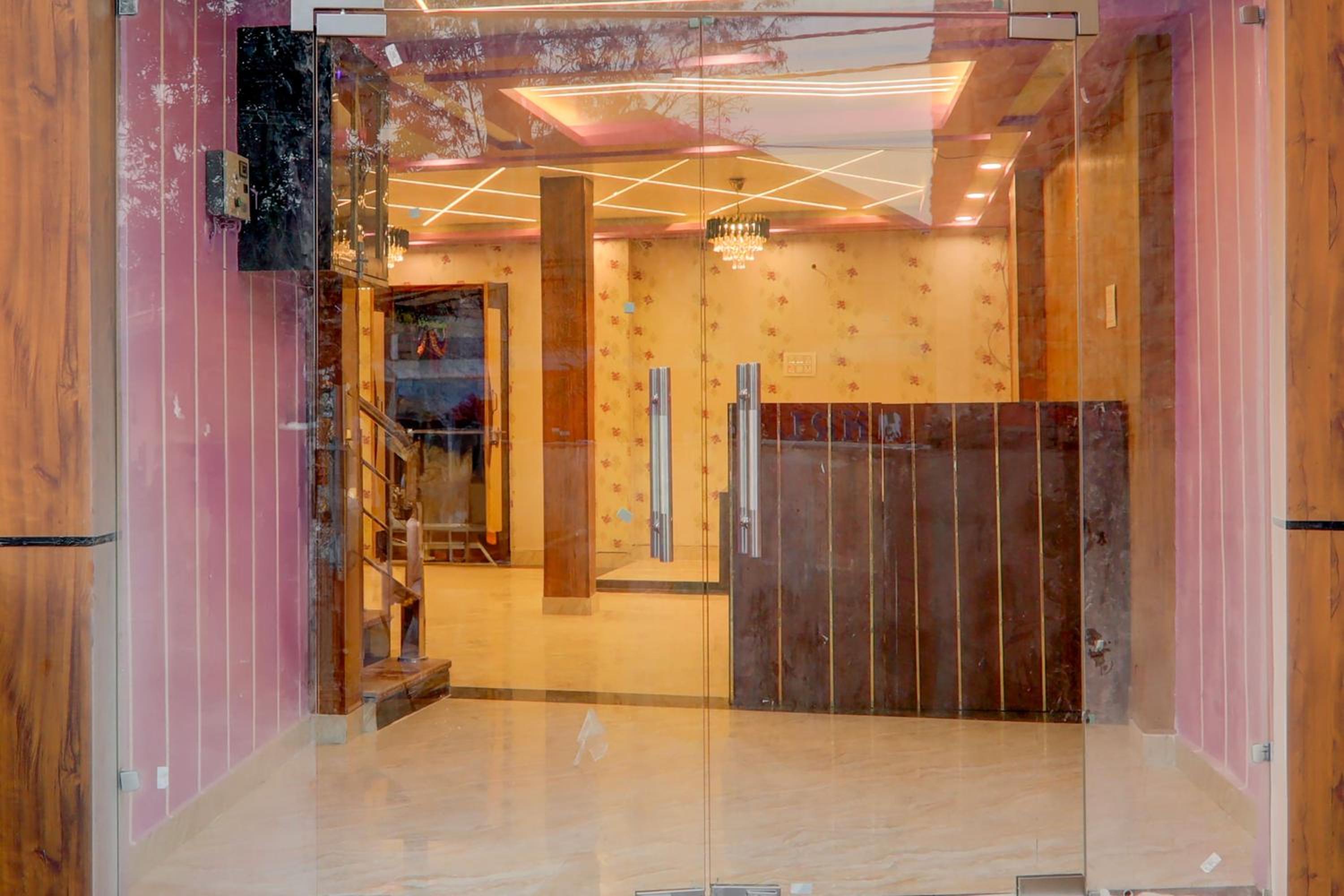 Super Hotel O Krishna guest house and restaurant view 5