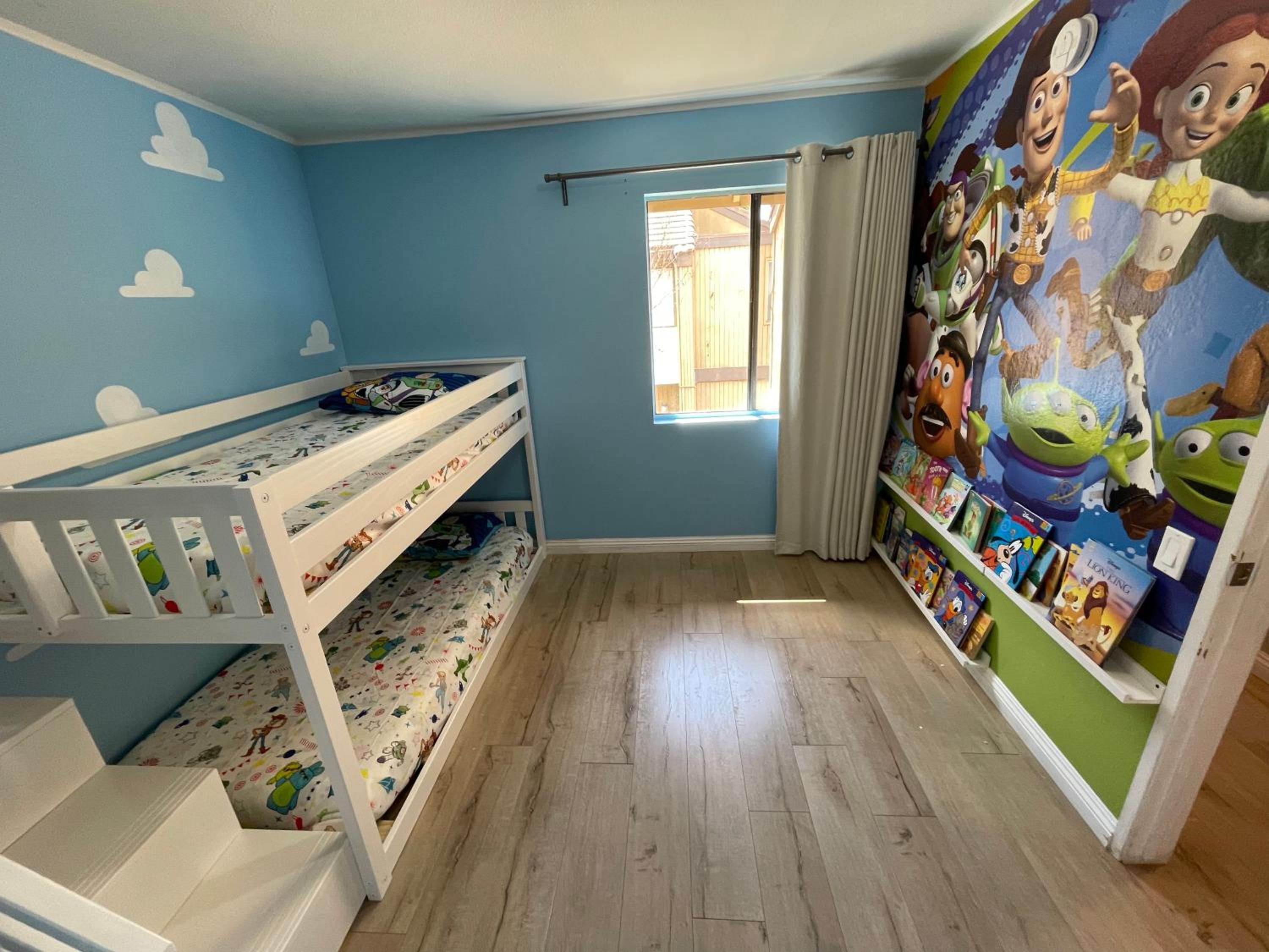 Orange County/Anaheim Vacations - MAGICAL Xcape, POOLS-SPA, WALK 2 DISNEY, CENTRAL AC-HEAT, FULLY EQUIPPED, 2 FREE PARKING SPACES, OWNER MGMT - Property Image 44