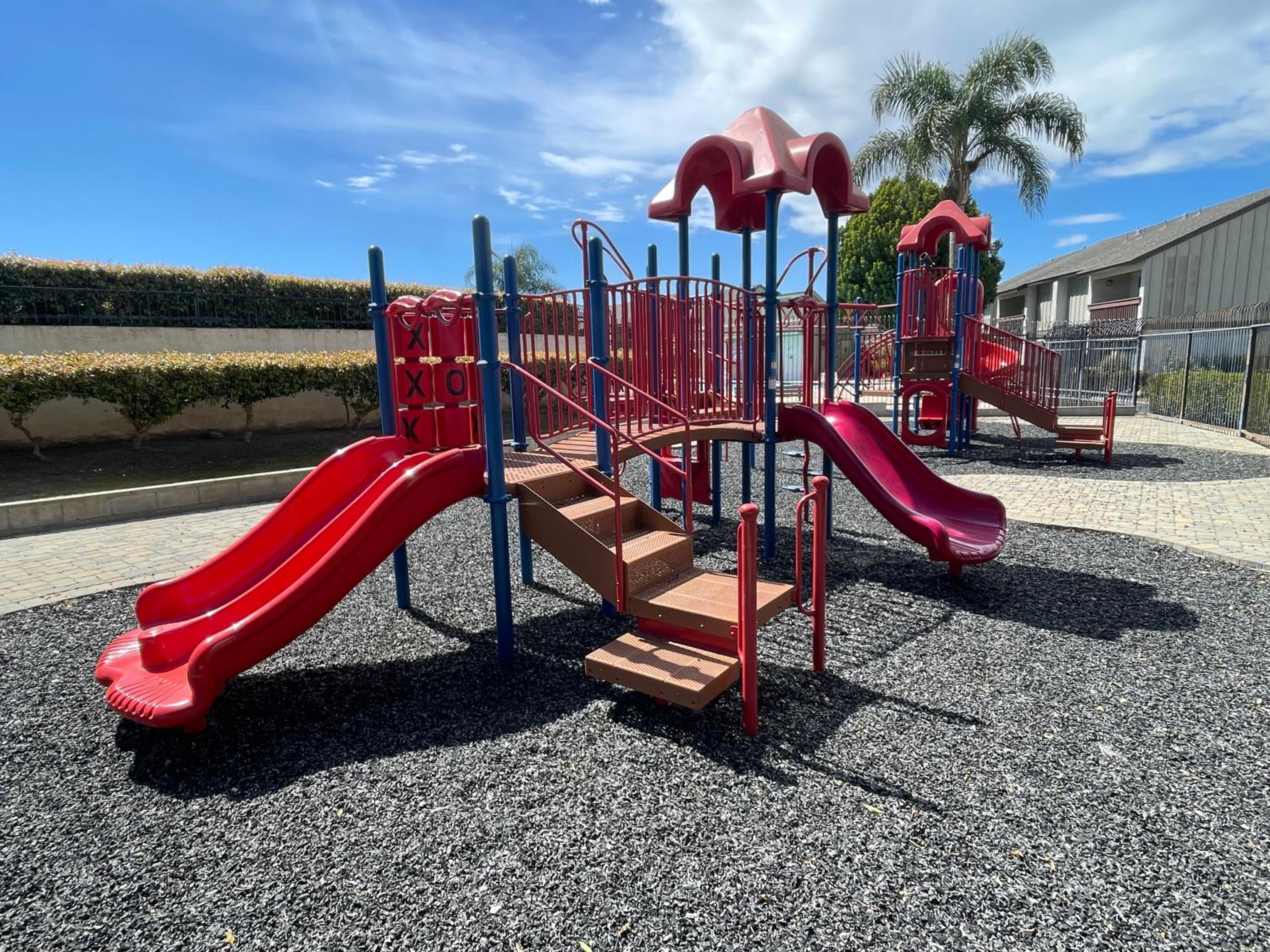 Orange County/Anaheim Vacations - MAGICAL Xcape, POOLS-SPA, WALK 2 DISNEY, CENTRAL AC-HEAT, FULLY EQUIPPED, 2 FREE PARKING SPACES, OWNER MGMT - Property Image 18