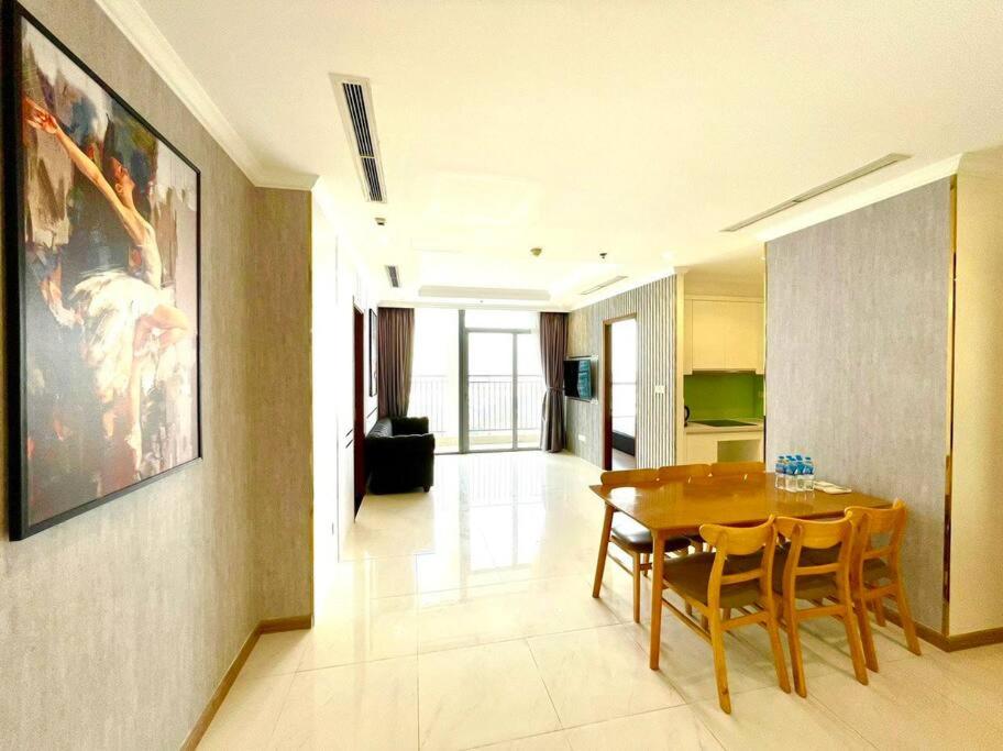 3BR, landmark apt view