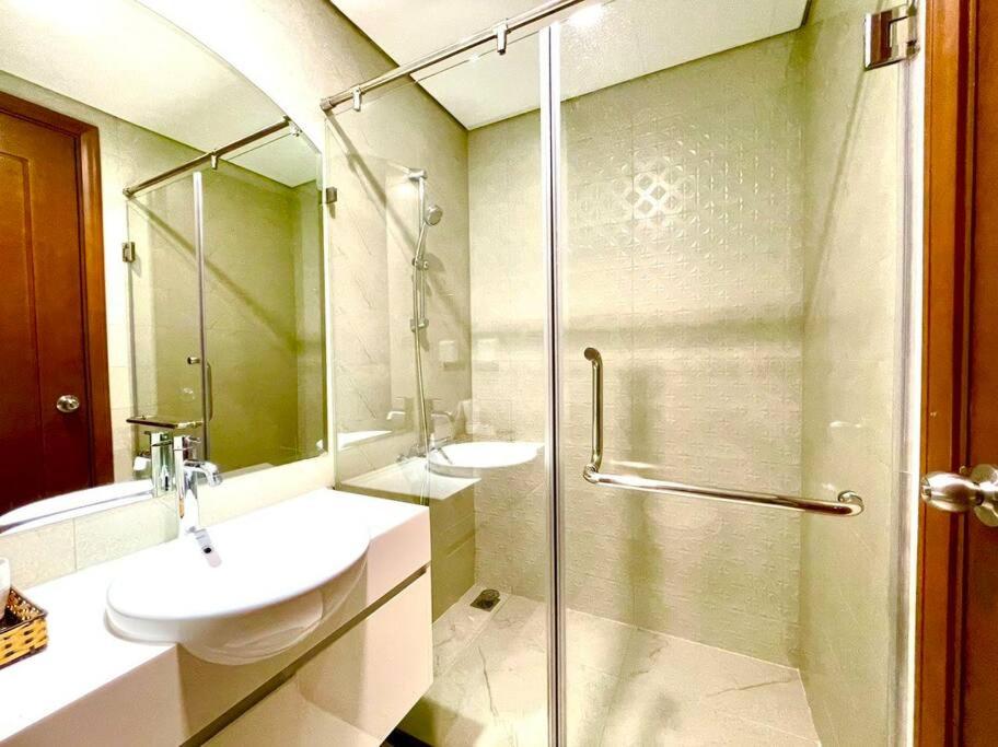 3BR, landmark apt view
