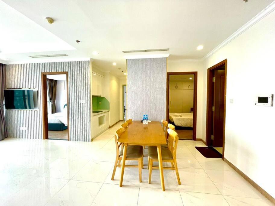 3BR, landmark apt view