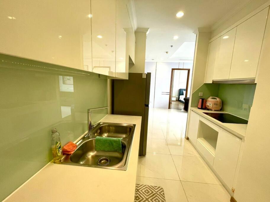 3BR, landmark apt view