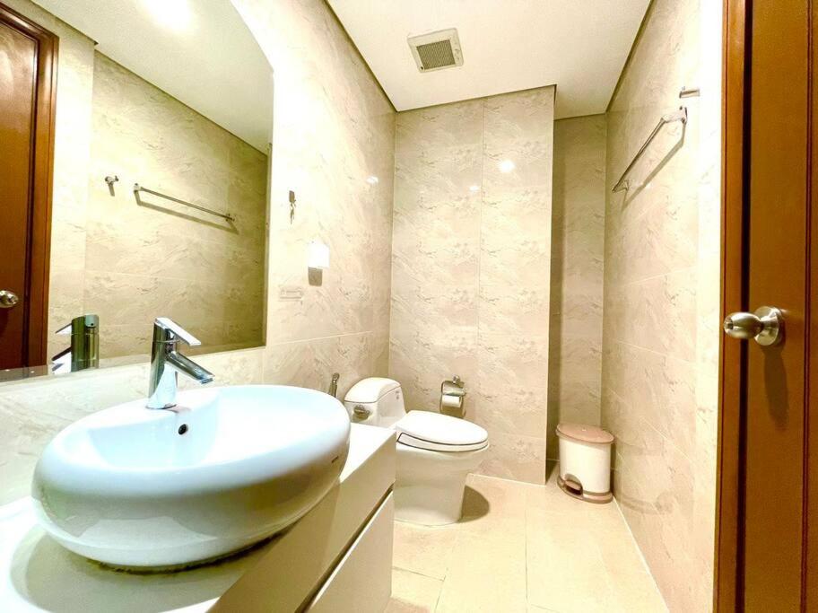 3BR, landmark apt view