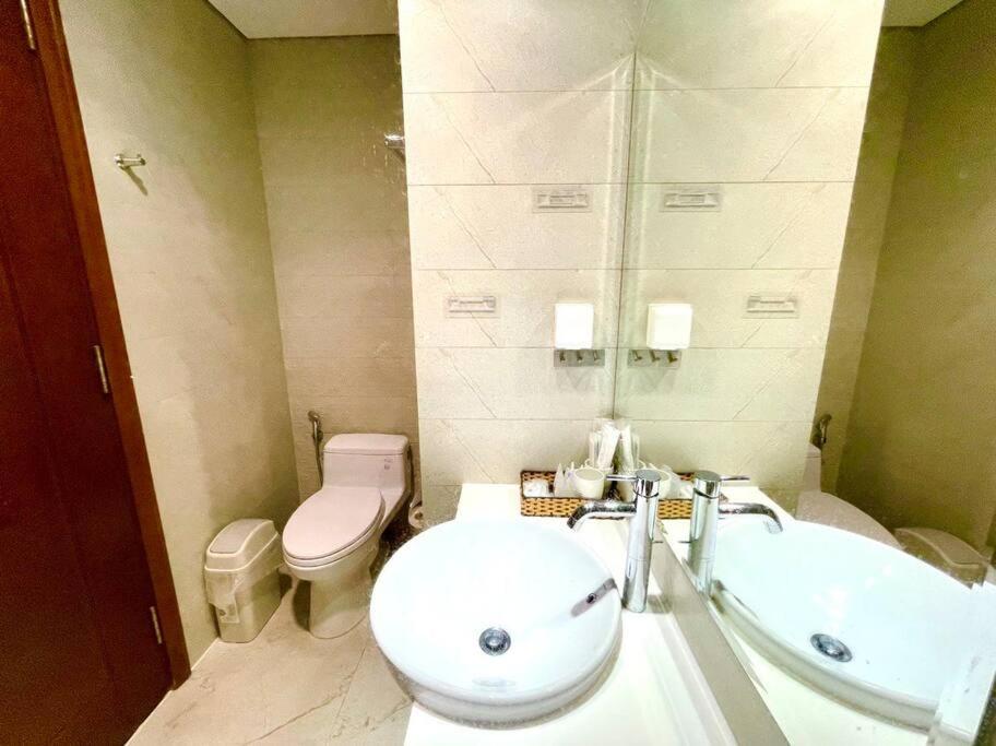 3BR, landmark apt view