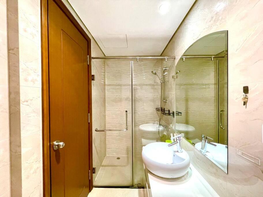 3BR, landmark apt view