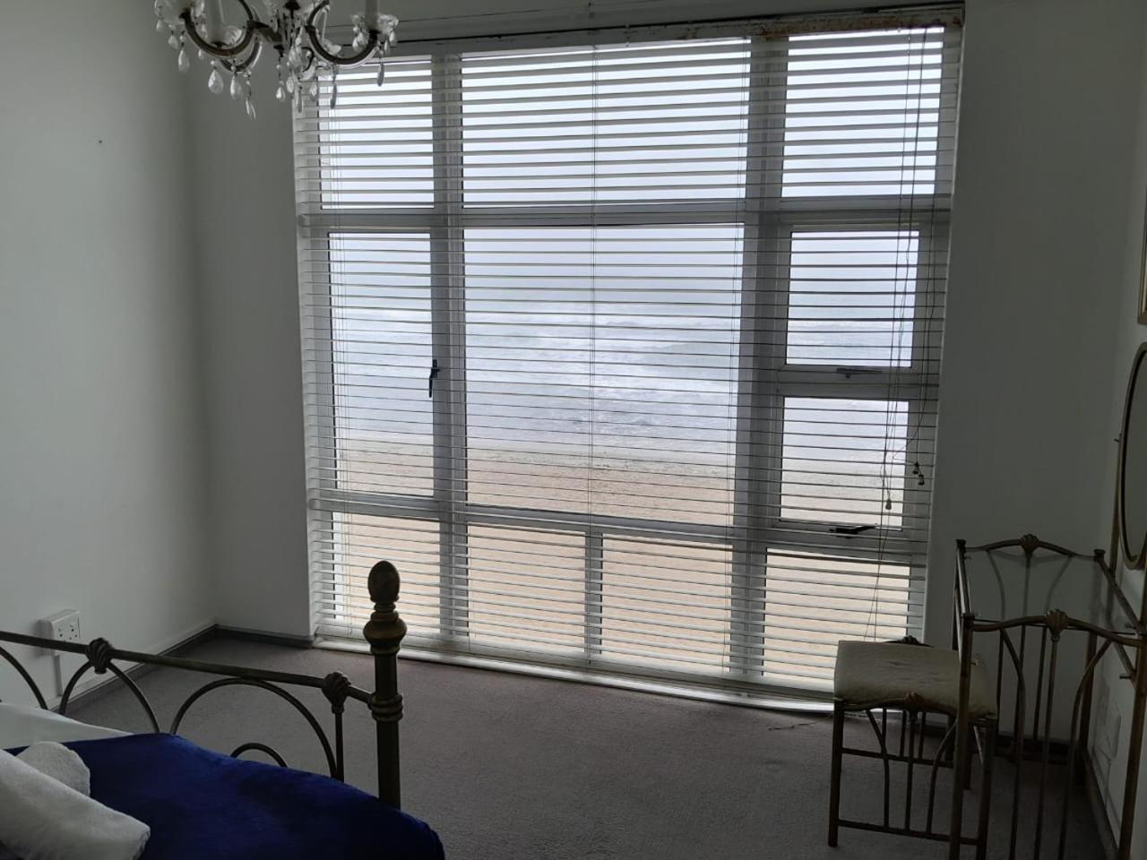 Camere da Letto ON-THE-BEACH Self Catering view 5
