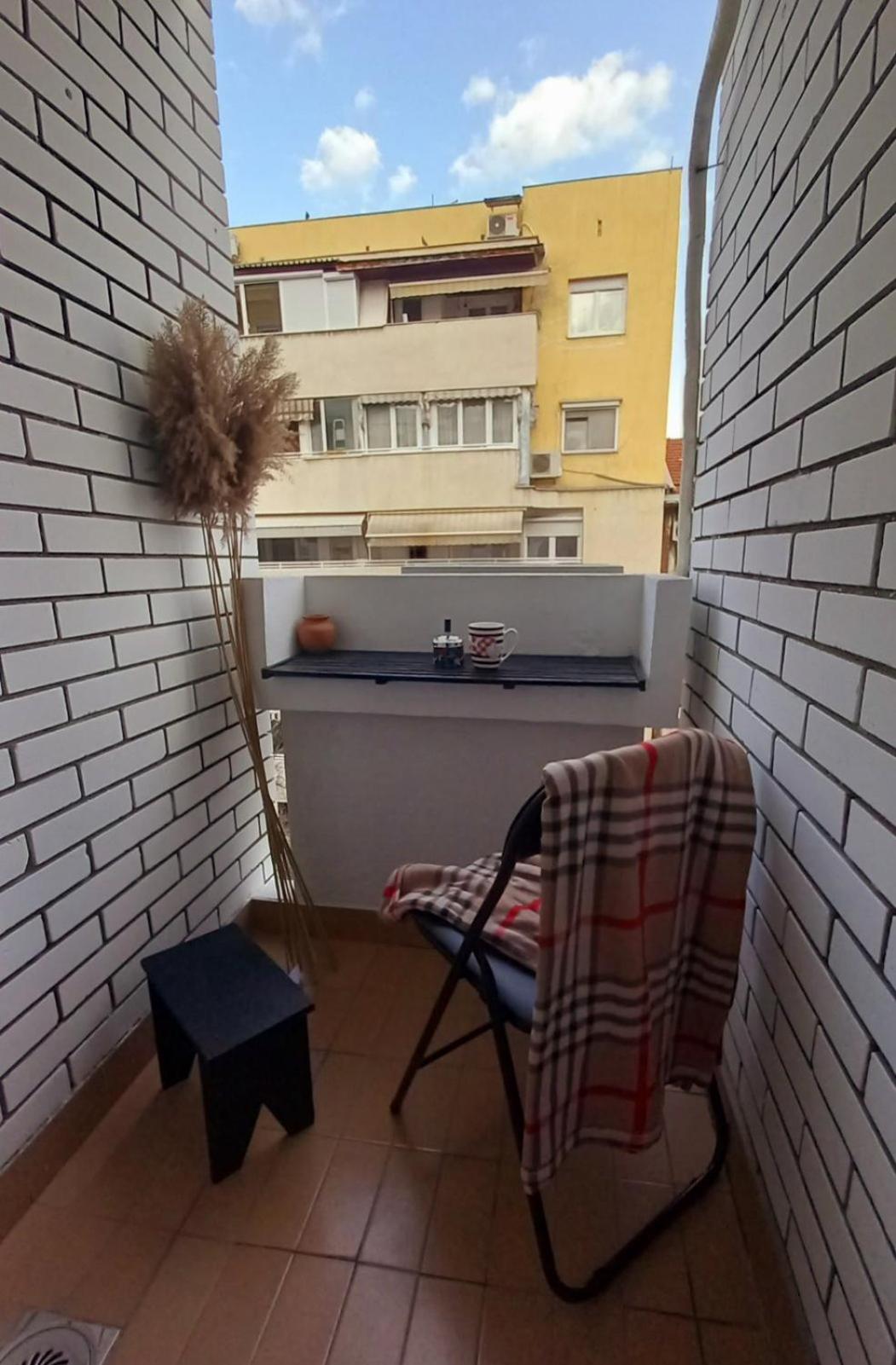 Lina's Apartment -Modern & Cozy Central Skopje view 2