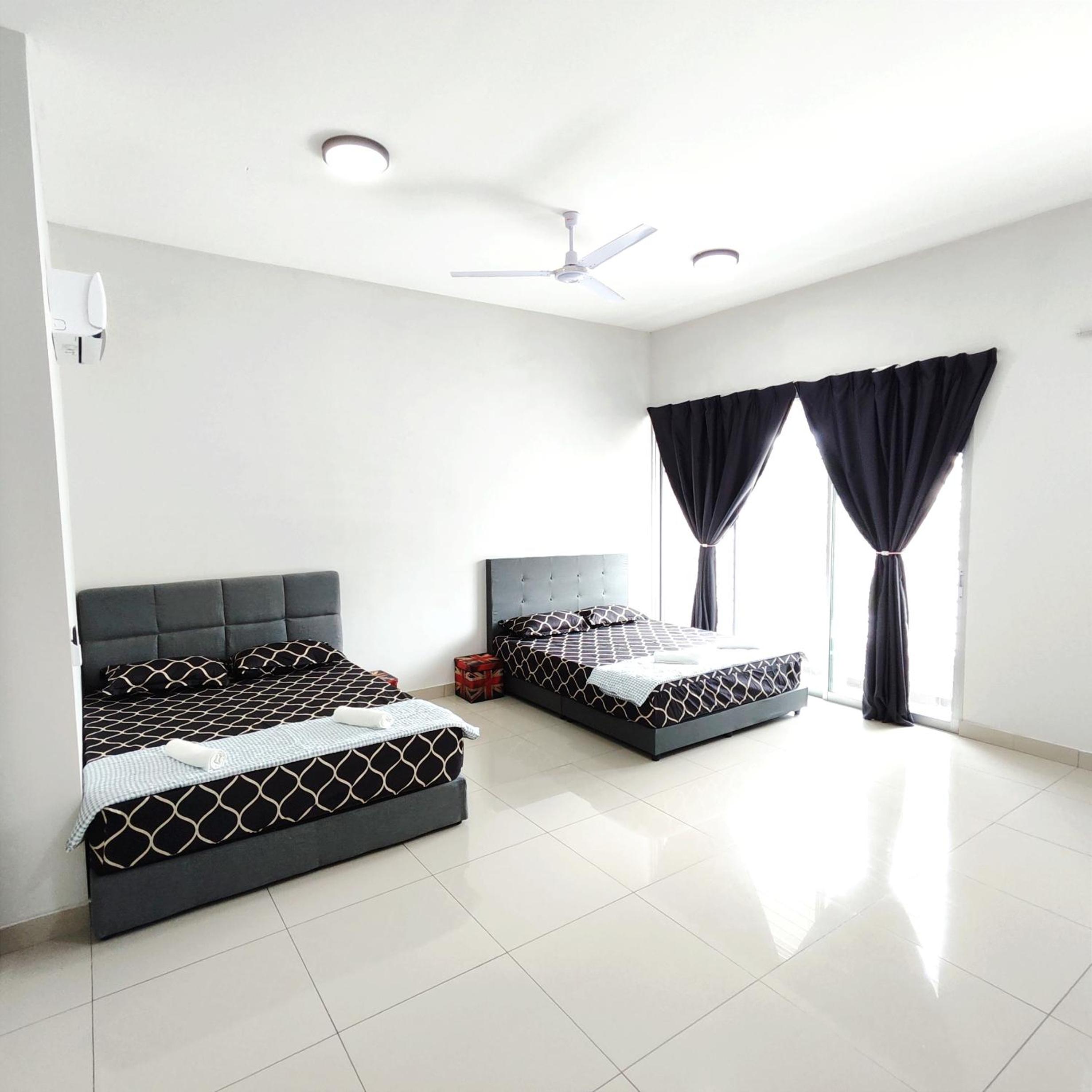 Rimbayu Homestay 12 - Quayside Mall - Kota Kemuning photo 1