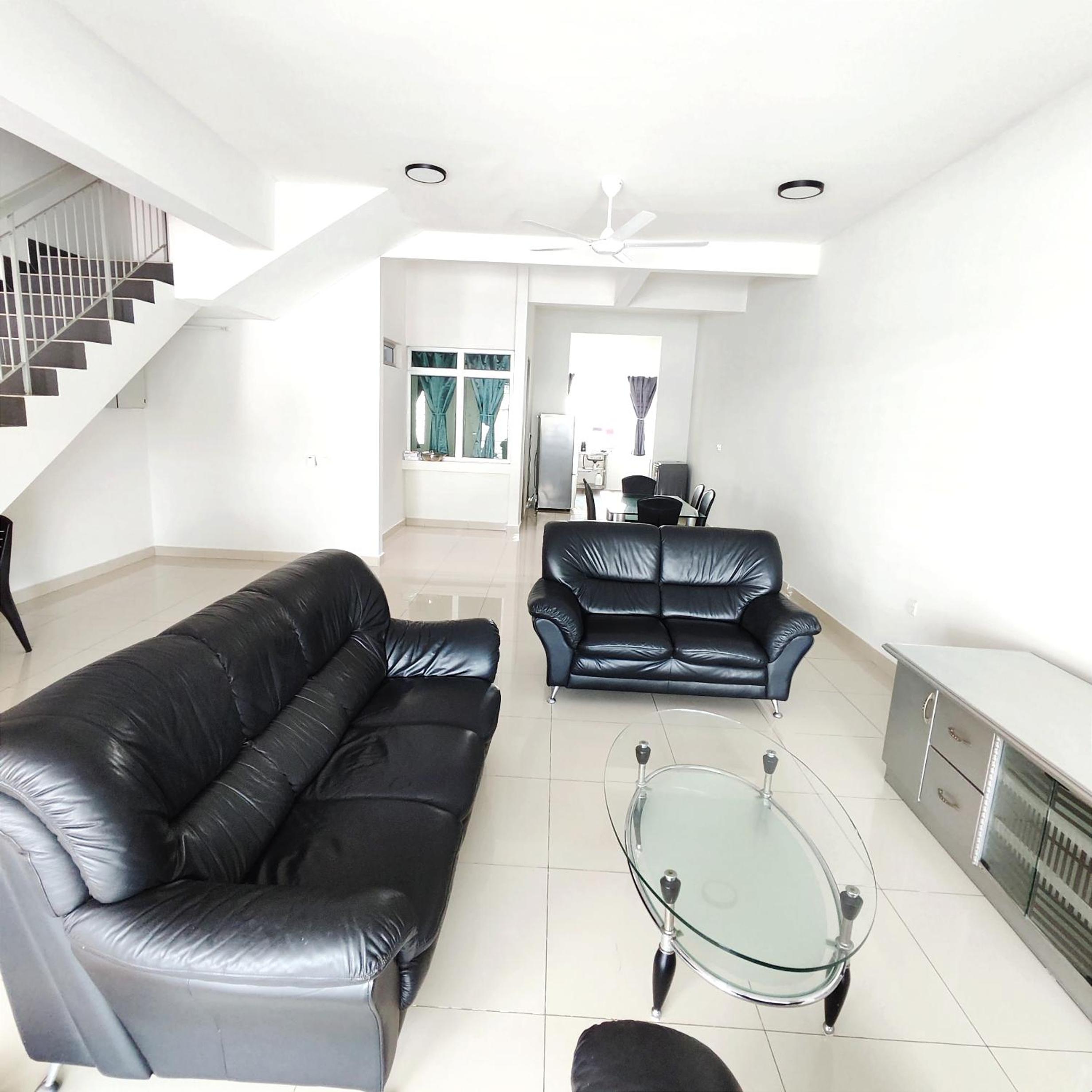 Rimbayu Homestay 12 - Quayside Mall - Kota Kemuning photo 3