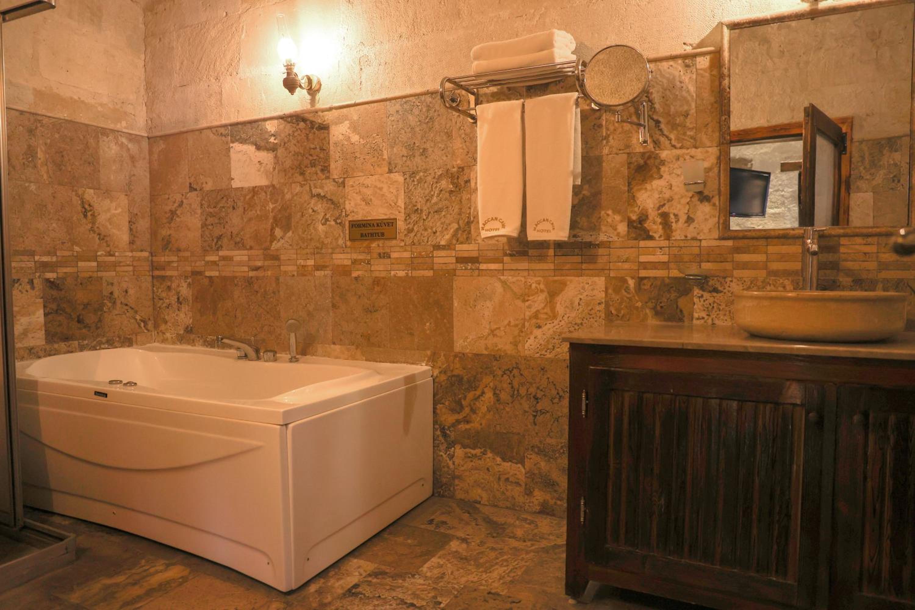 Maccan Cave Hotel - Image 117