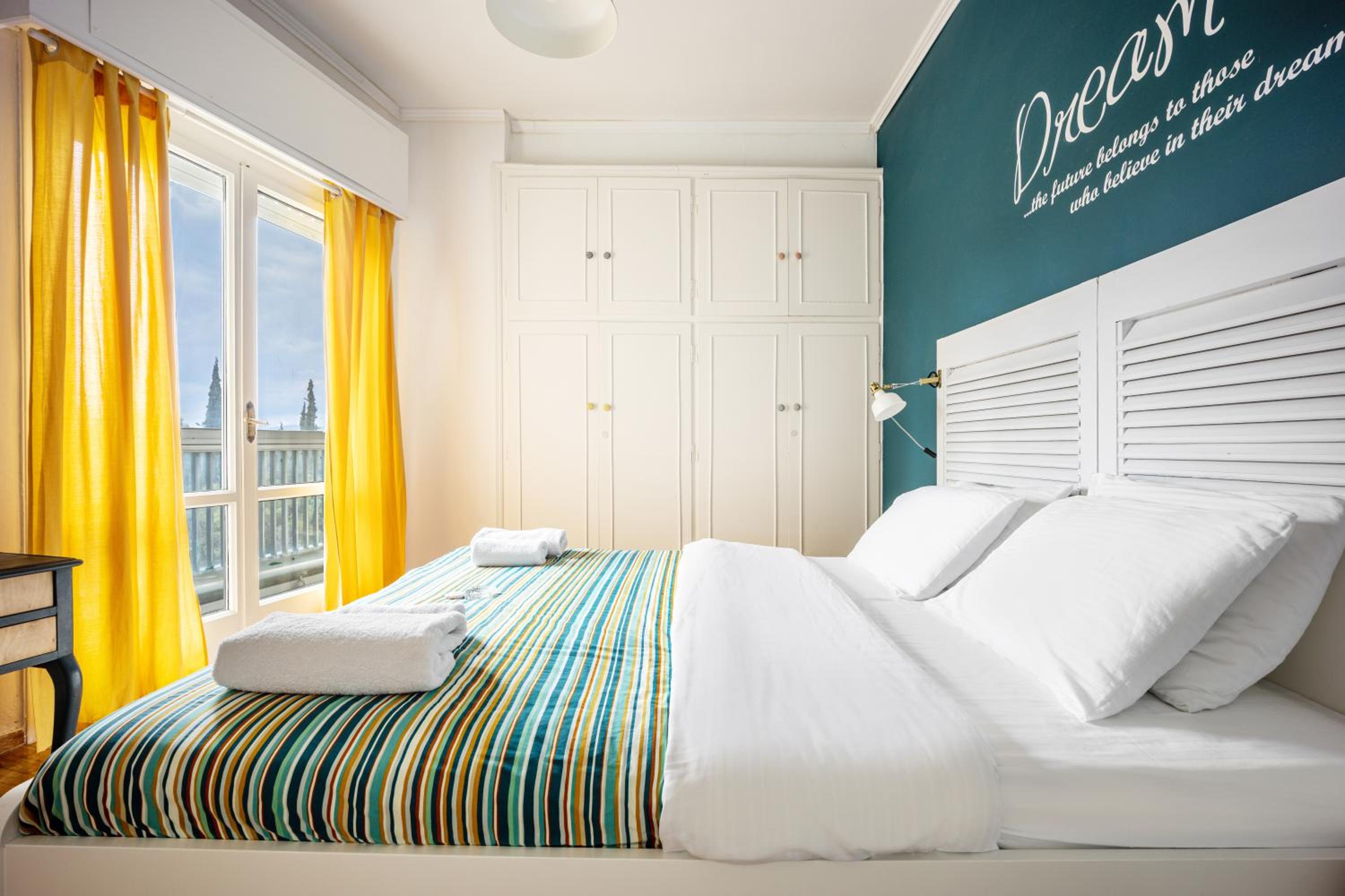 Stunning Acropolis View from a Sunny Renovated Apartment photo 3