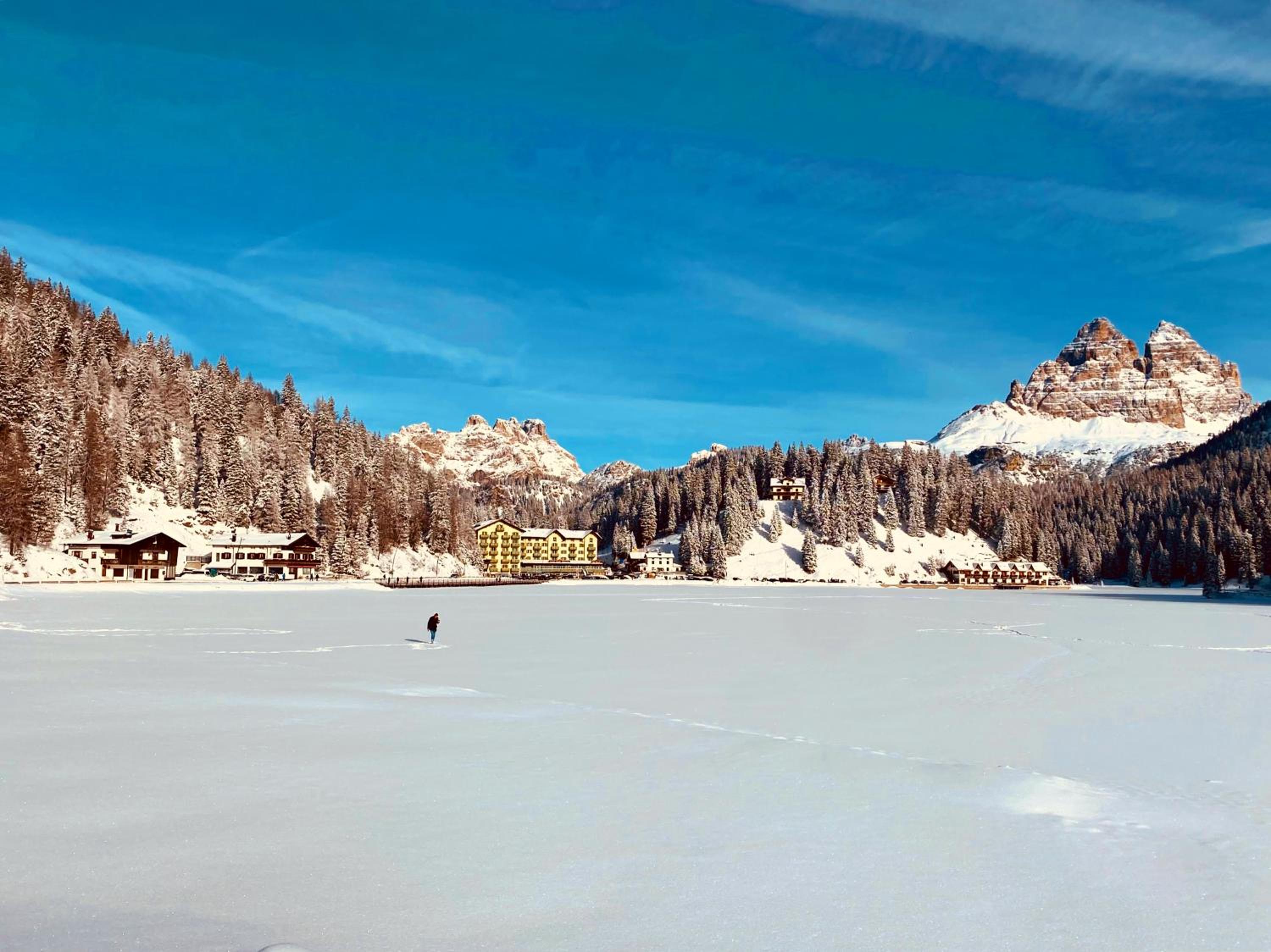 Casetta sul Lago di Misurina view 3