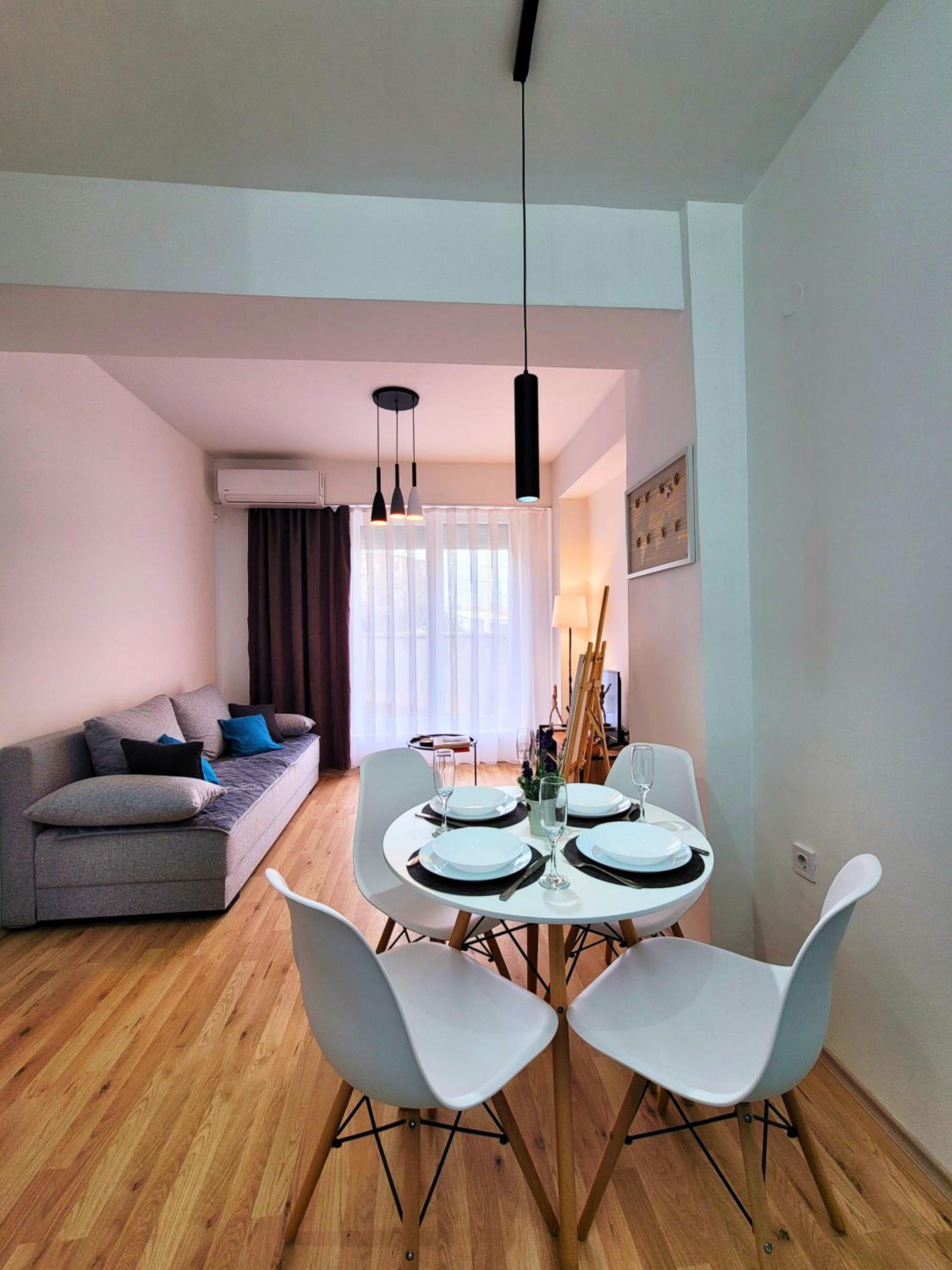 Modern & Stylish - Art Atelier Apartment view 4