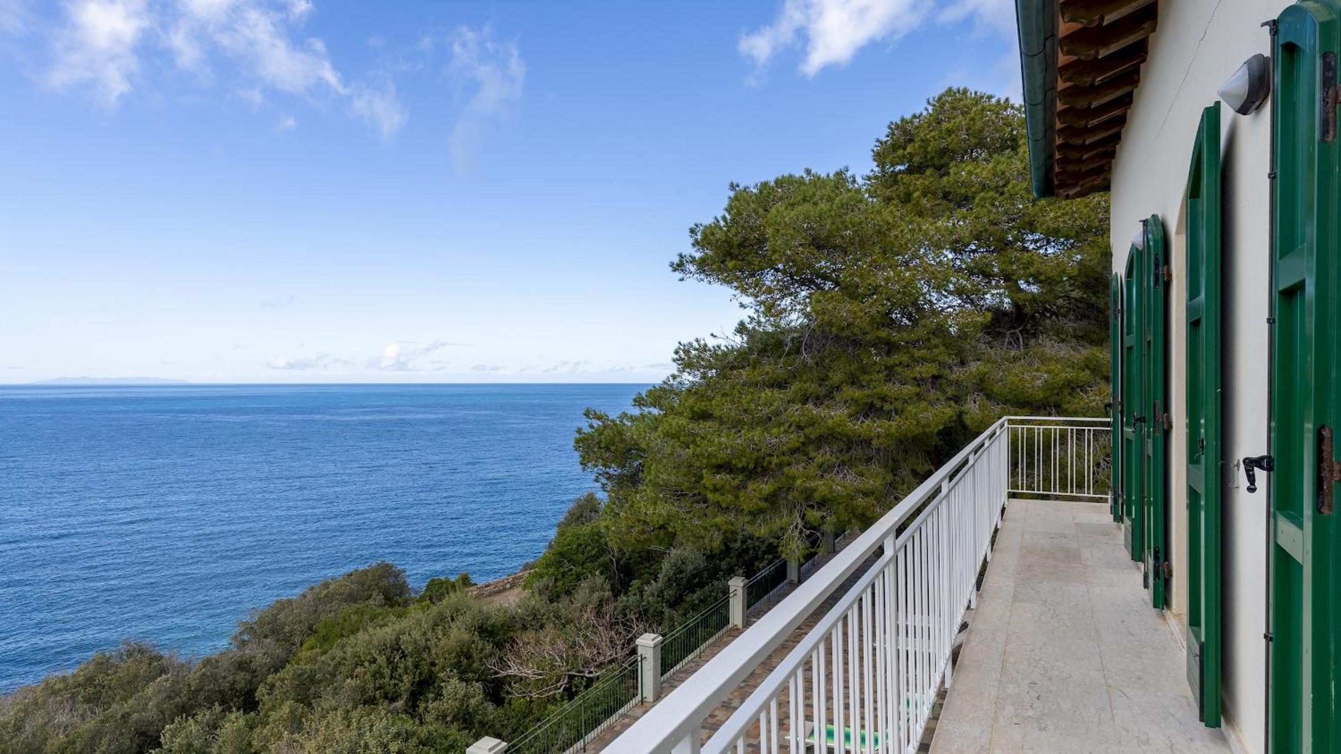 VILLA MERAVIGLIA 8, Emma Villas view 5