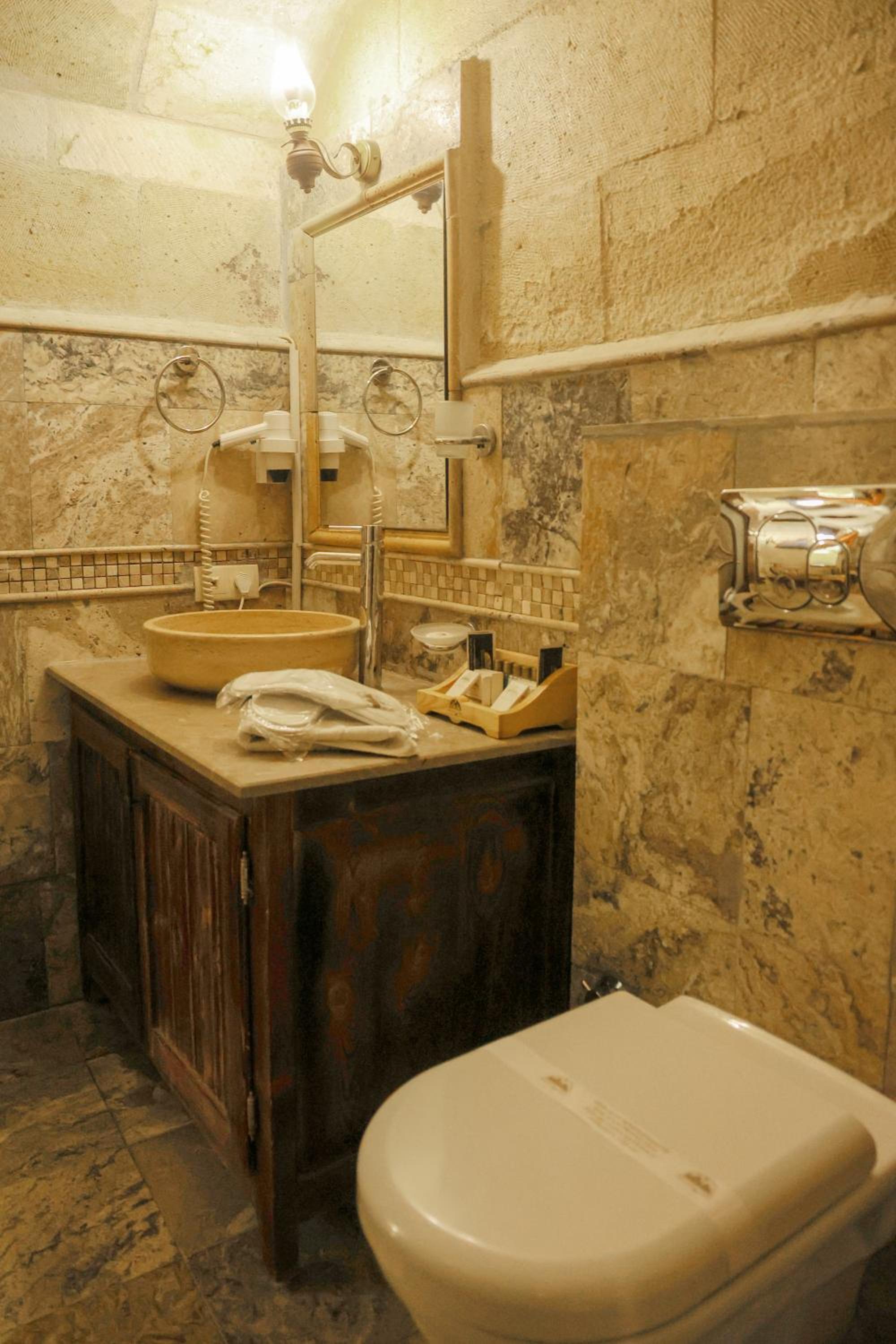 Maccan Cave Hotel - Image 127