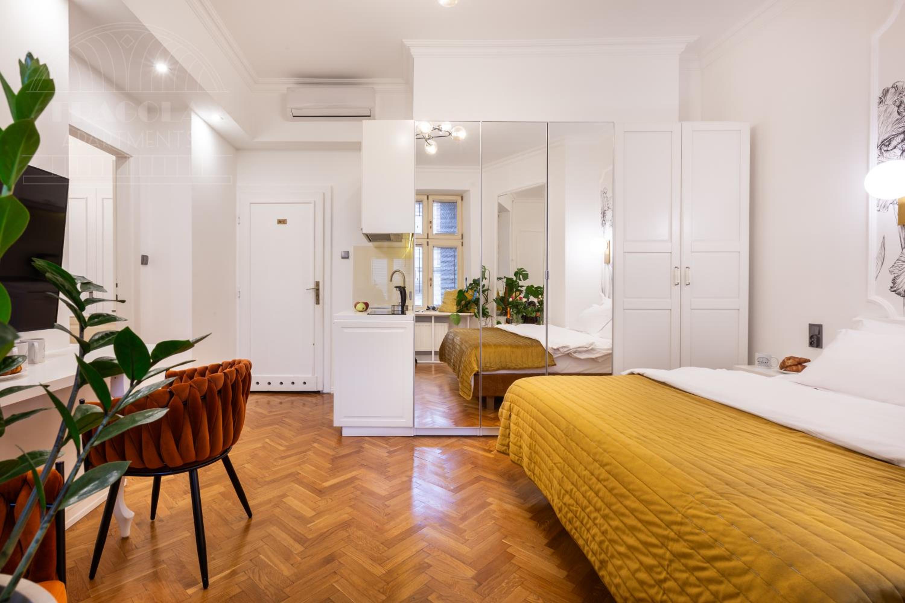 Feniks Fragola Apartments