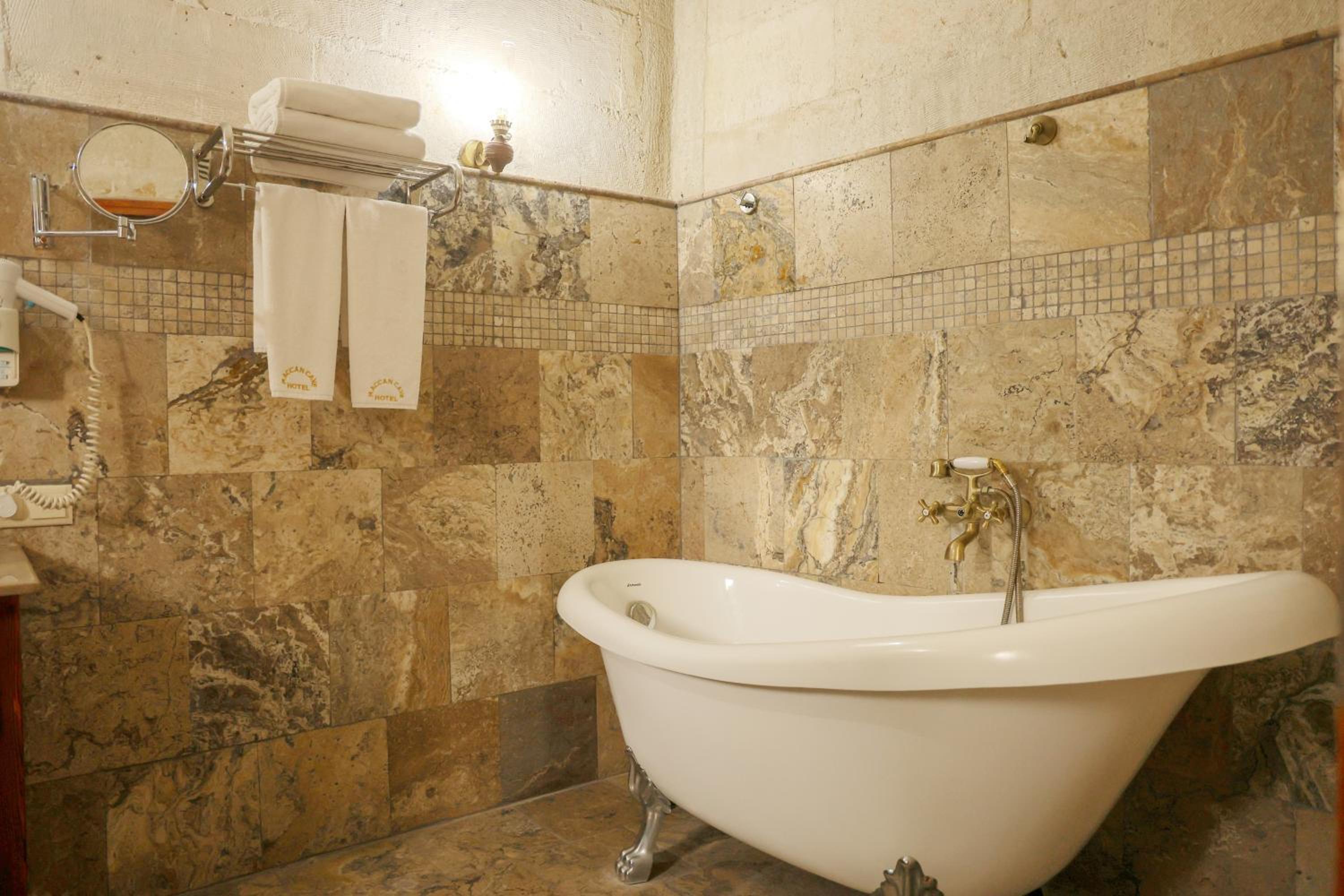 Maccan Cave Hotel - Image 132