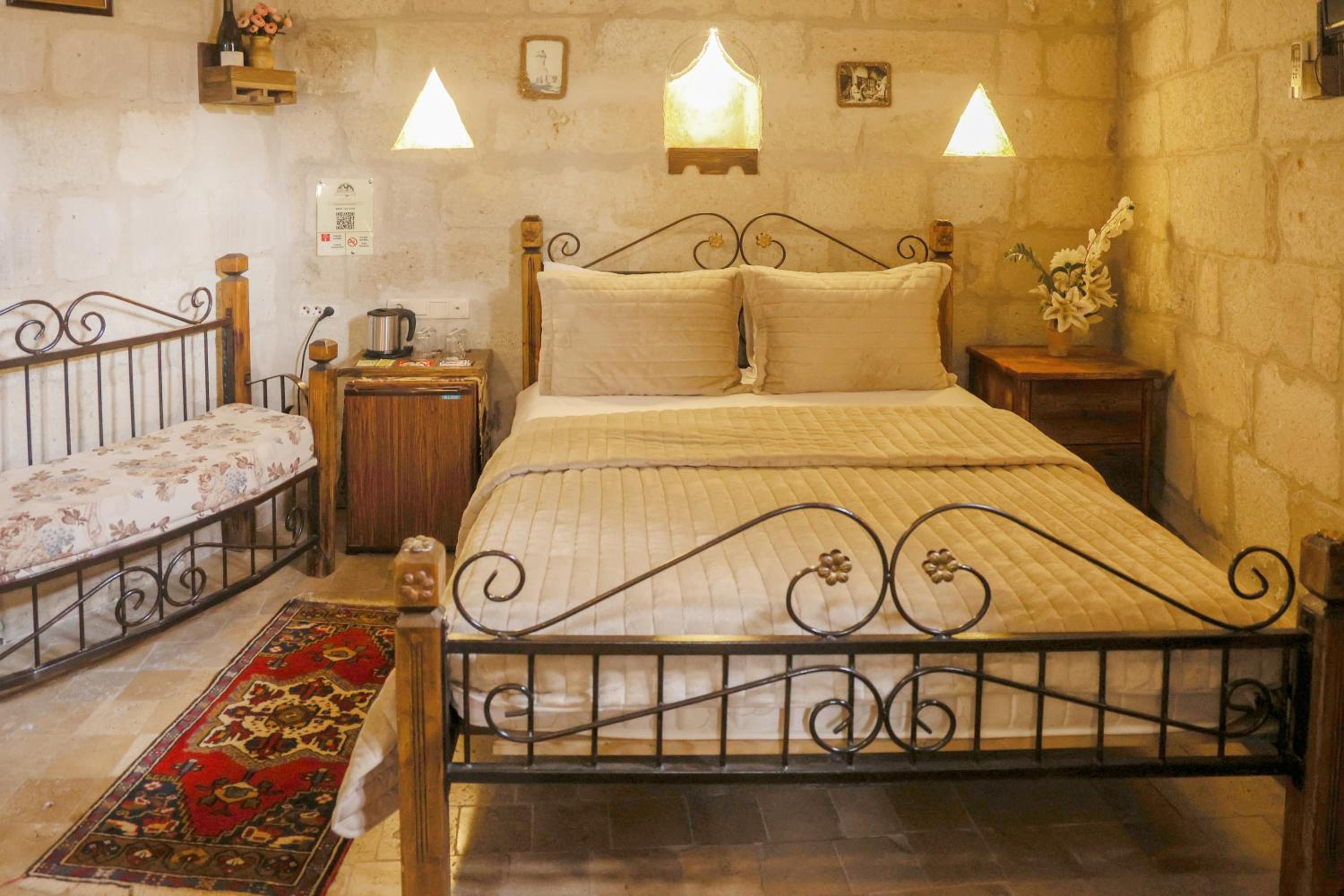 Maccan Cave Hotel - Image 136