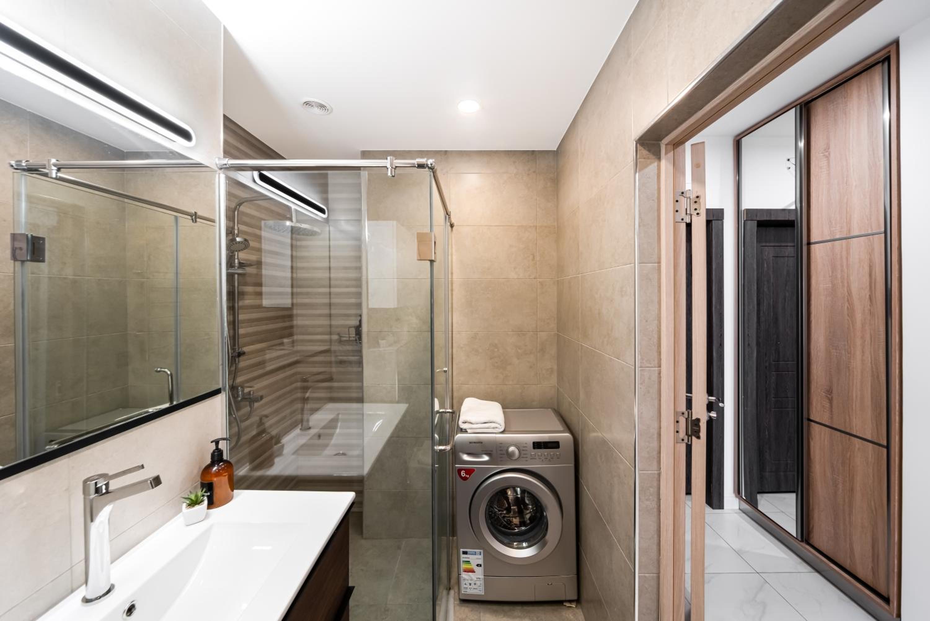Danube Apartment by Downtown Inn