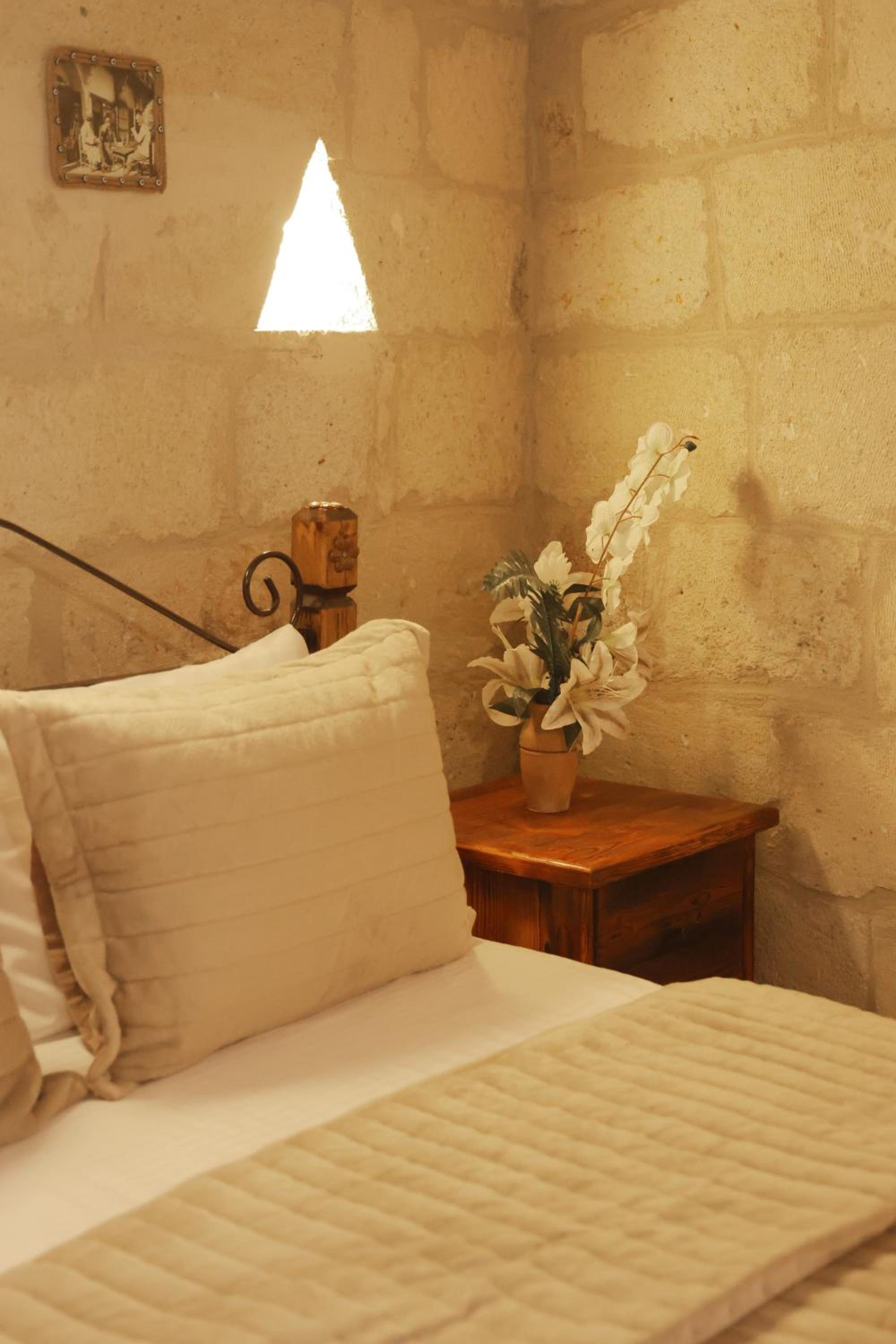 Maccan Cave Hotel - Image 139