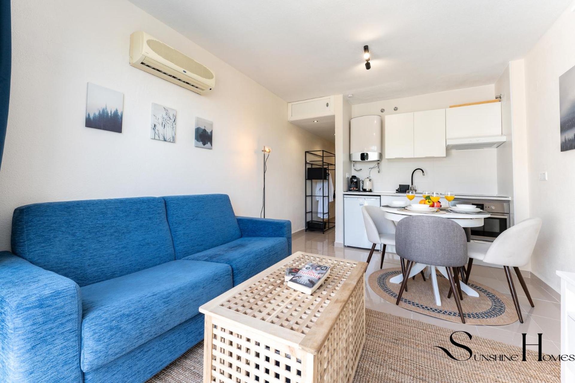 Torcal stylish studio with sea view terrace