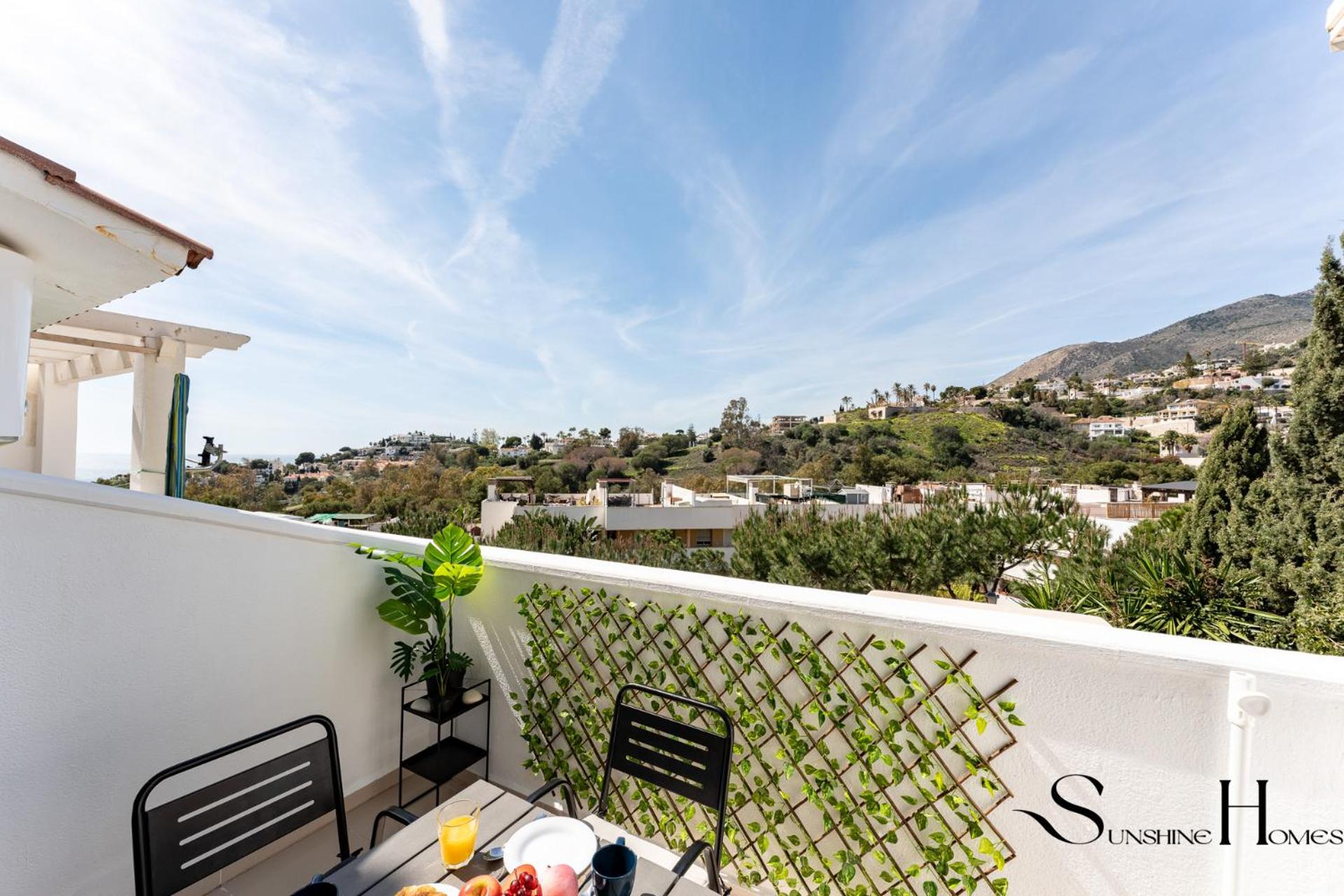 Torcal stylish studio with sea view terrace