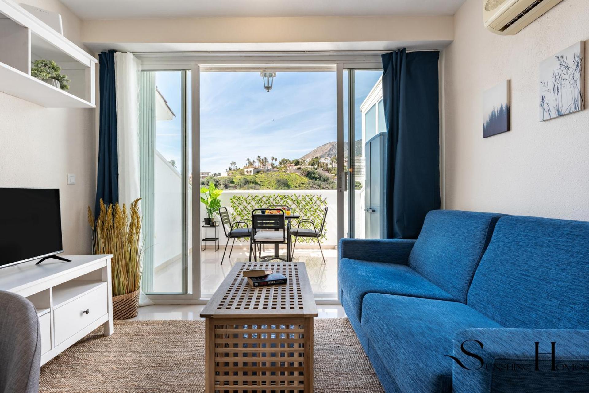 Torcal stylish studio with sea view terrace