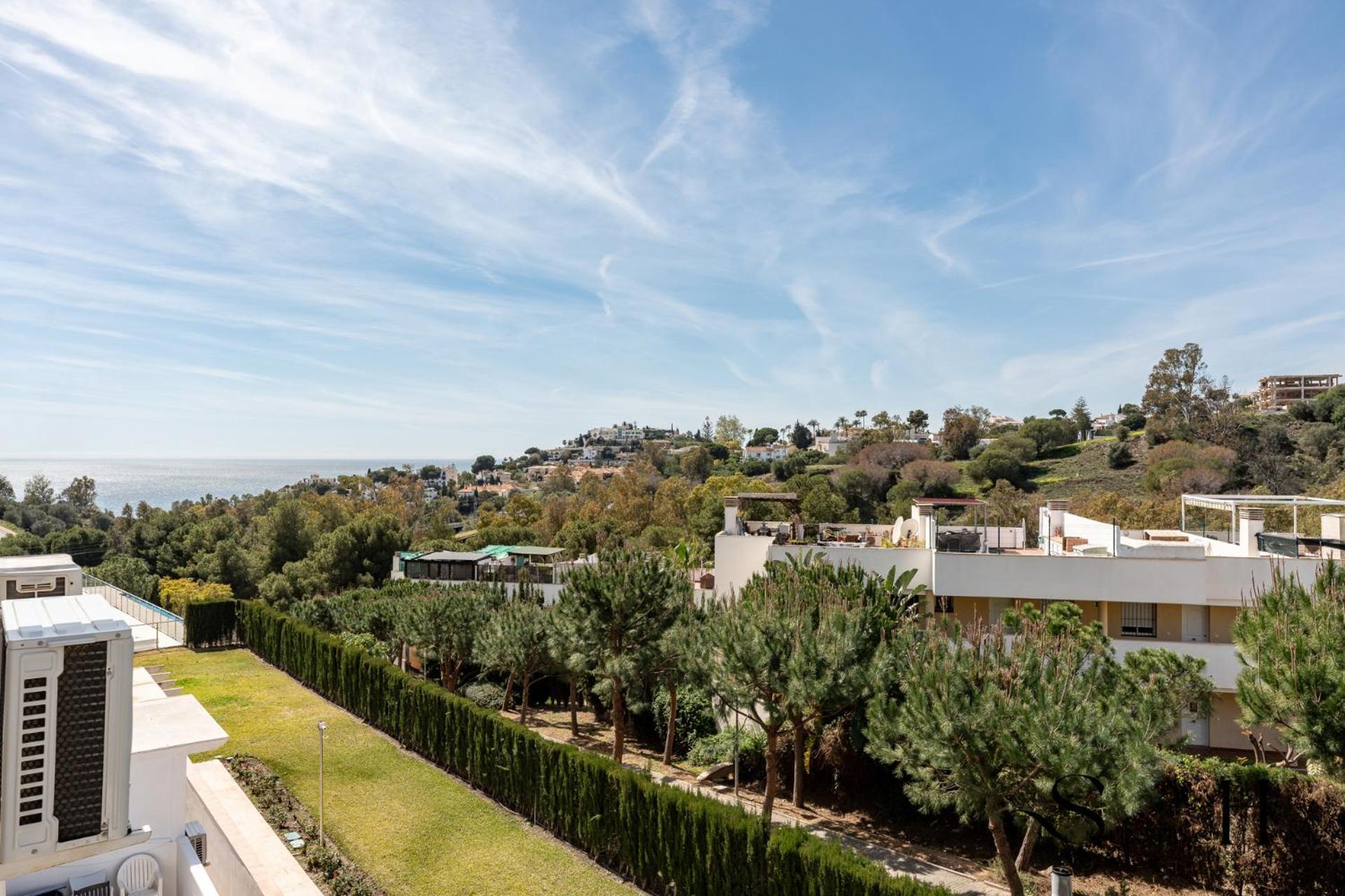 Torcal stylish studio with sea view terrace